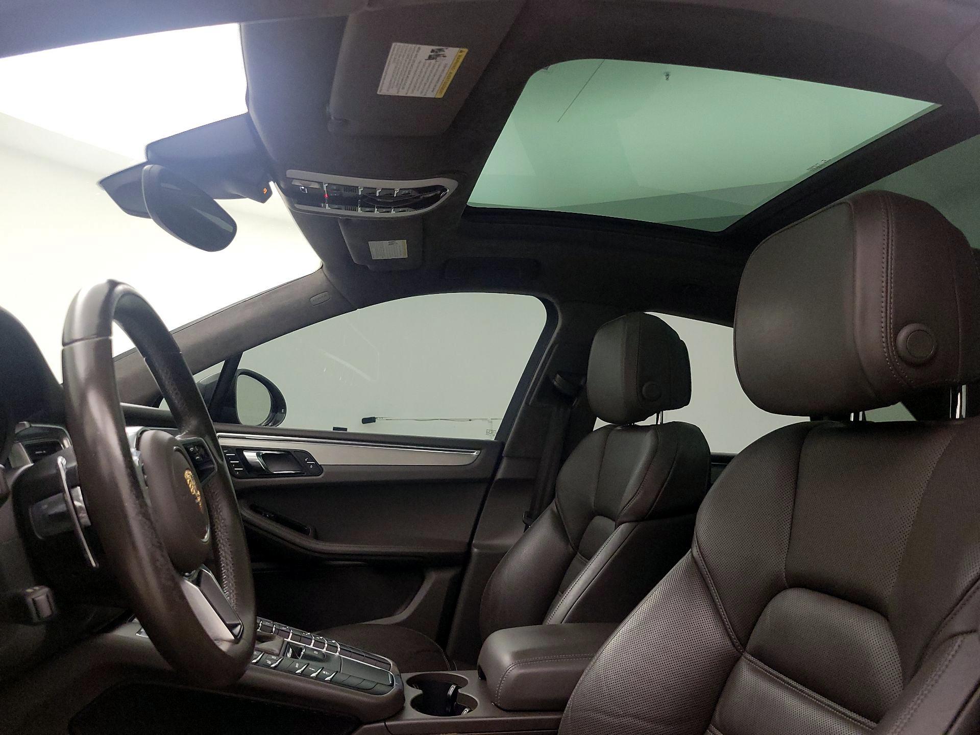 Thumbnail: 2016 Porsche Macan - 20