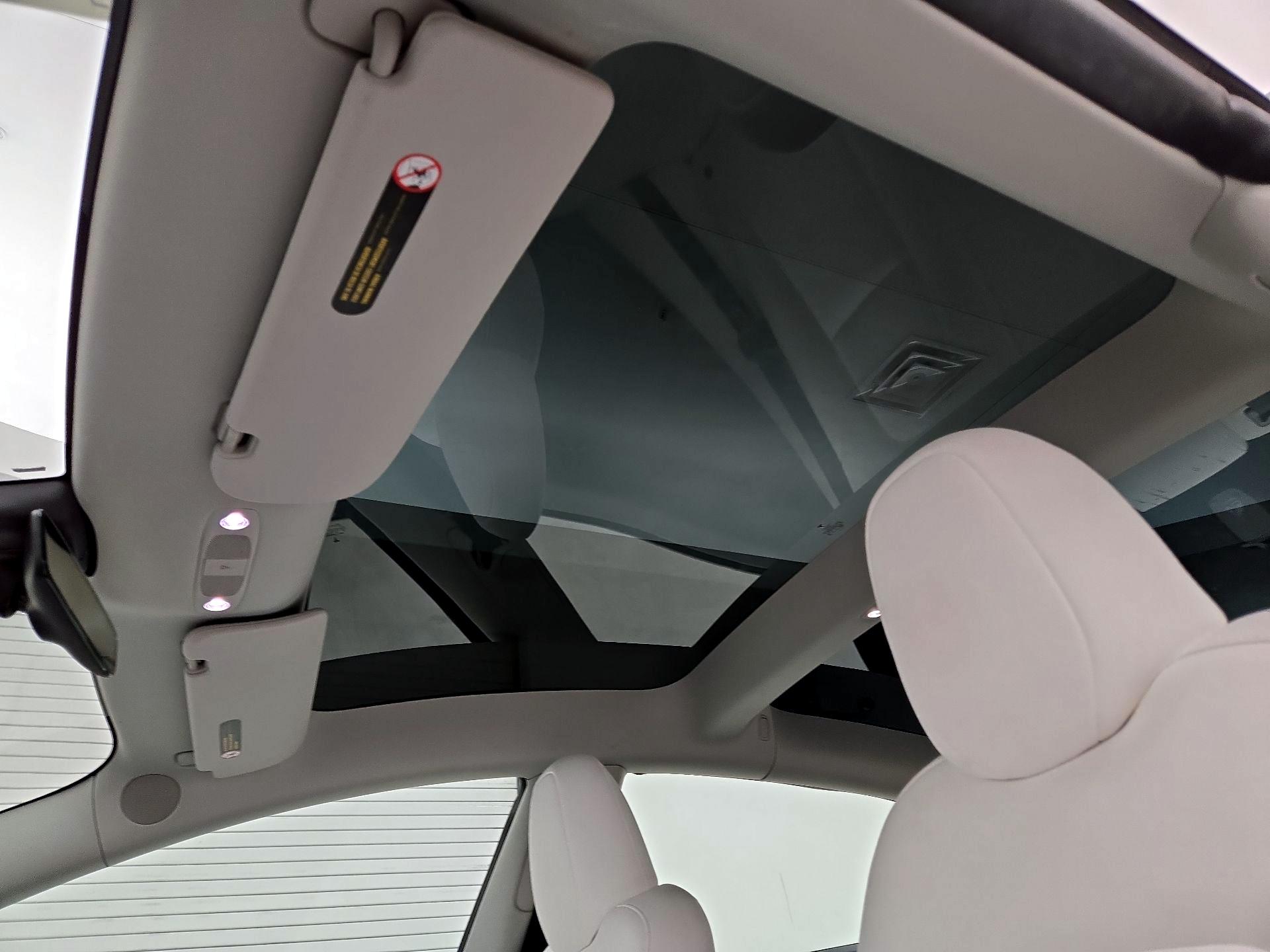 Thumbnail: 2023 Tesla Model 3 - 19