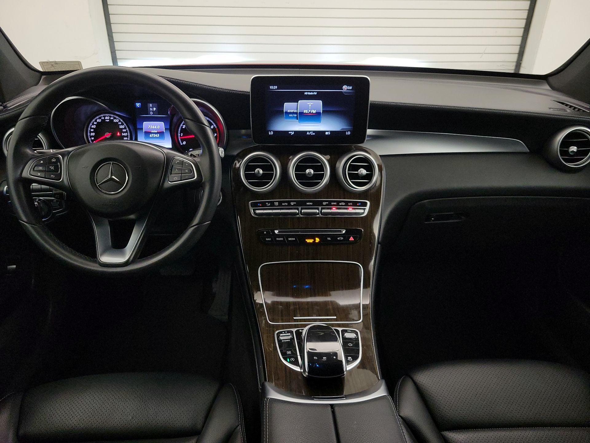 Thumbnail: 2017 Mercedes-Benz GLC - 9