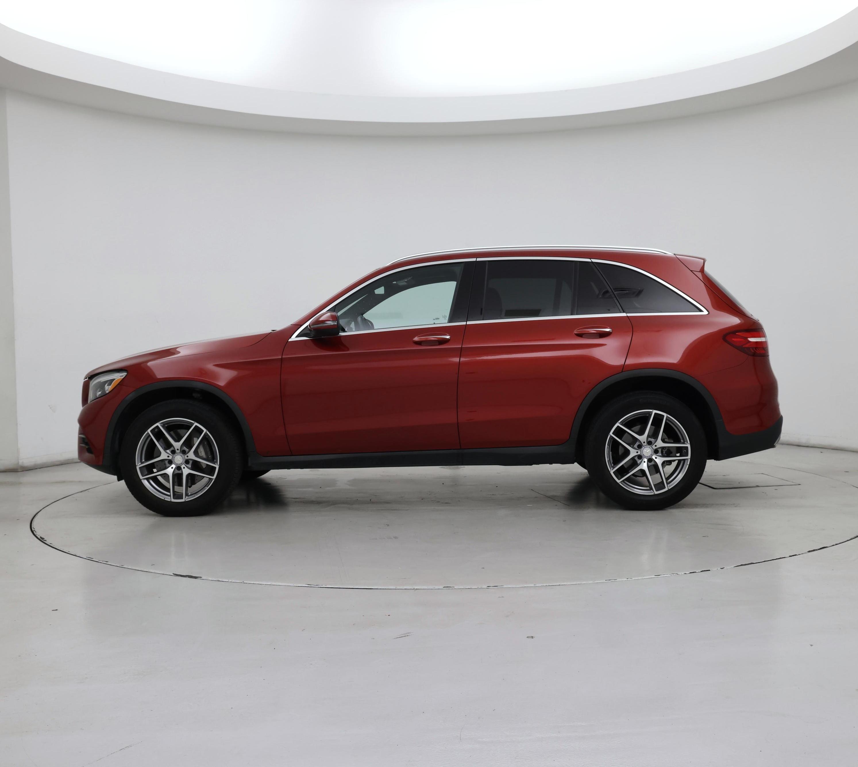 Thumbnail: 2017 Mercedes-Benz GLC - 3