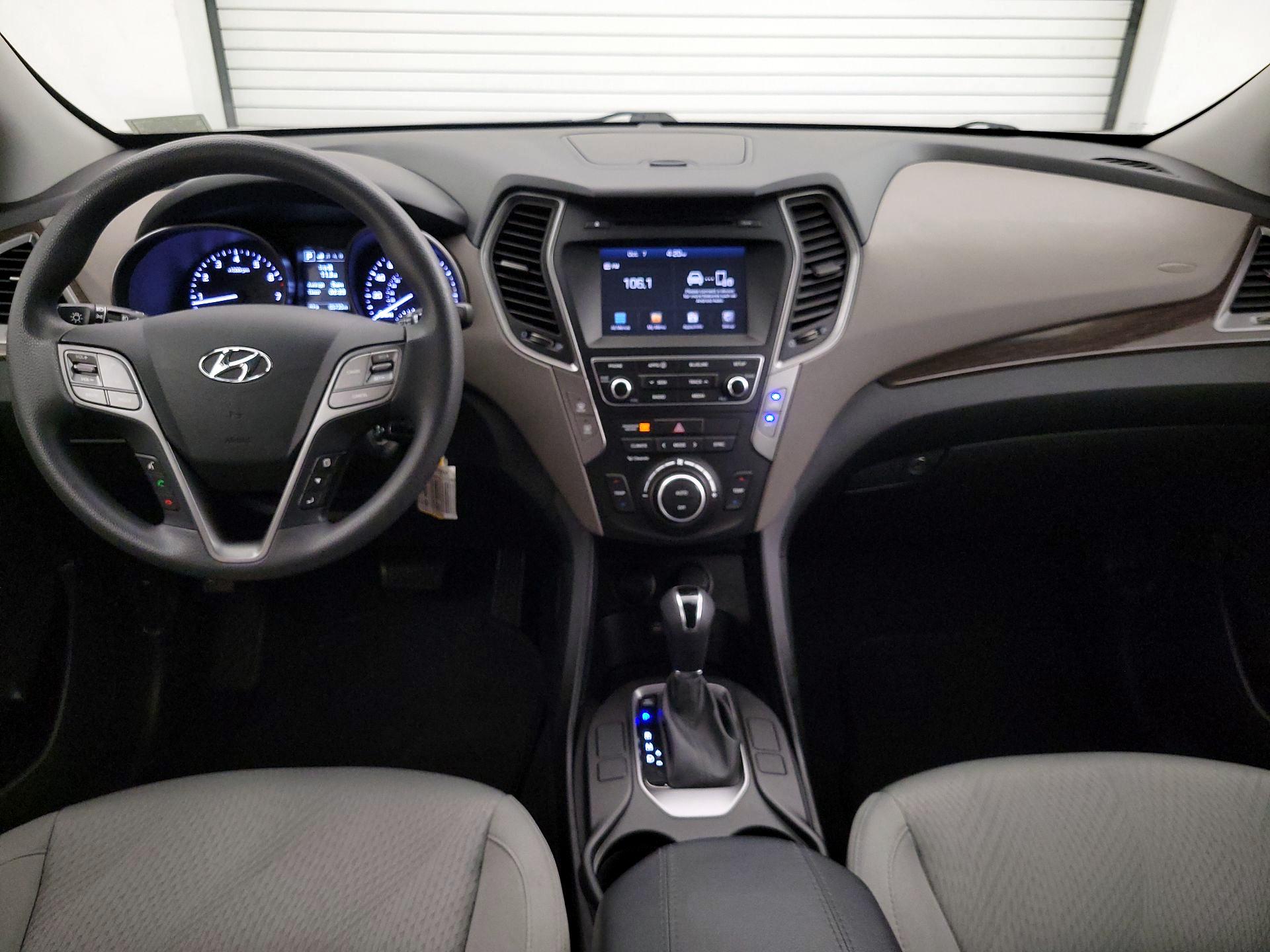 Thumbnail: 2017 Hyundai Santa Fe - 9