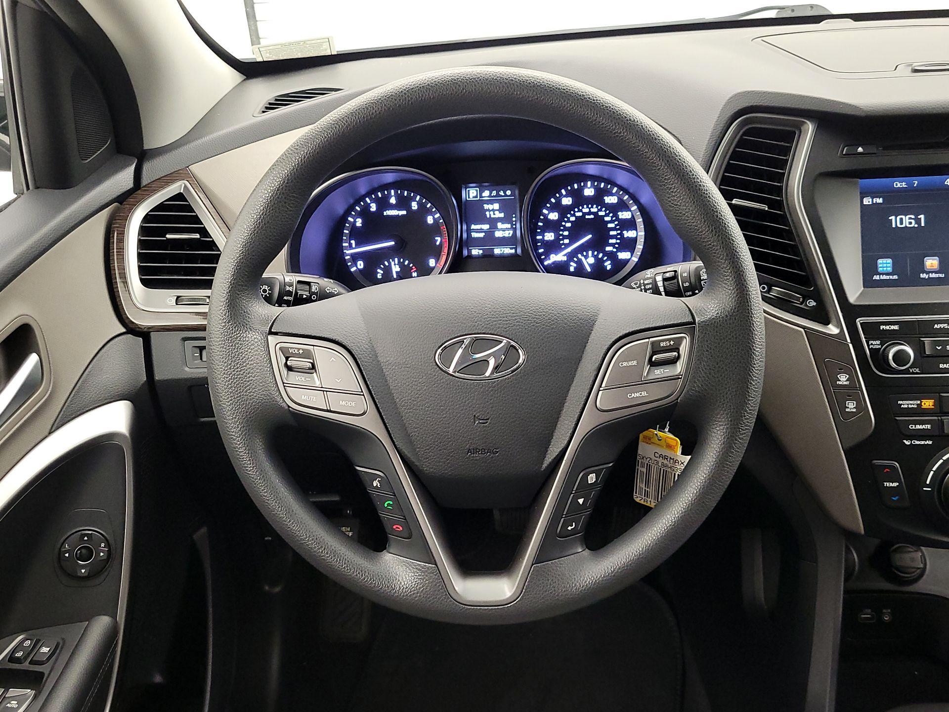 Thumbnail: 2017 Hyundai Santa Fe - 10