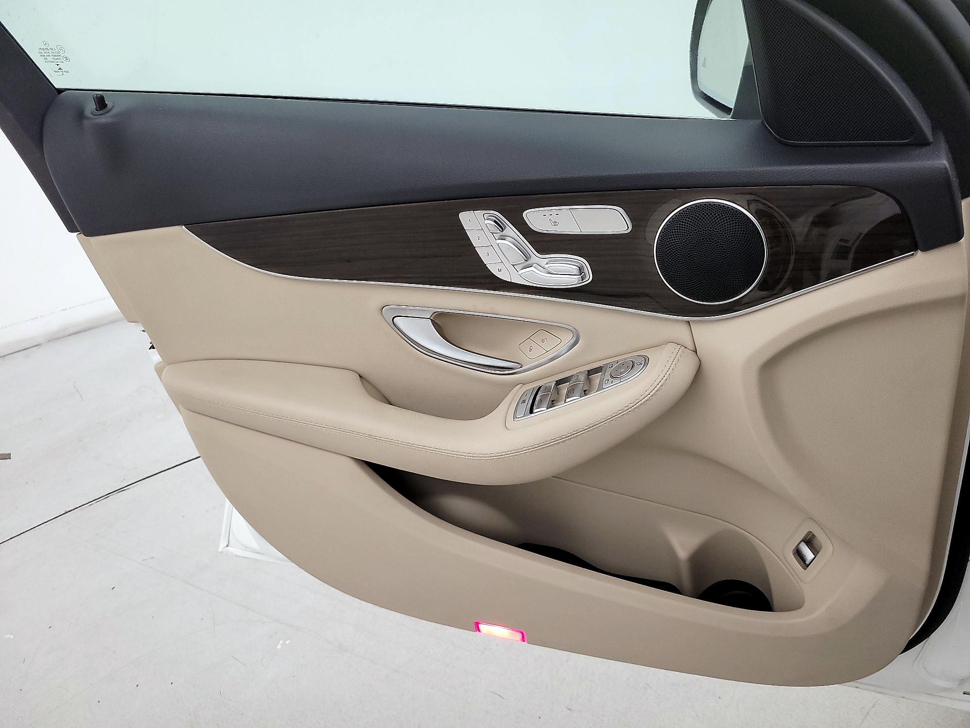 Thumbnail: 2017 Mercedes-Benz C-Class - 12