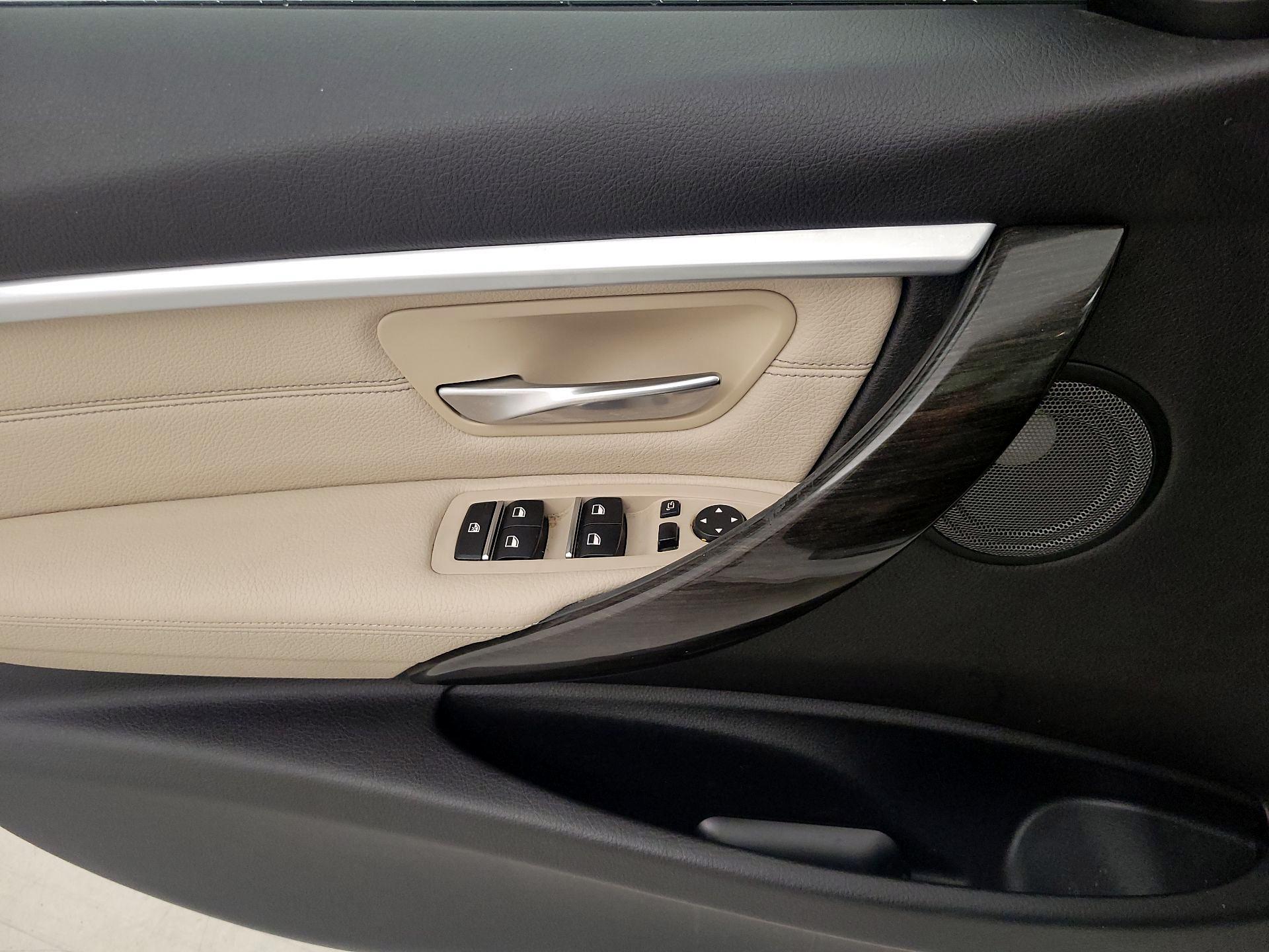 Thumbnail: 2016 BMW 3 Series - 12
