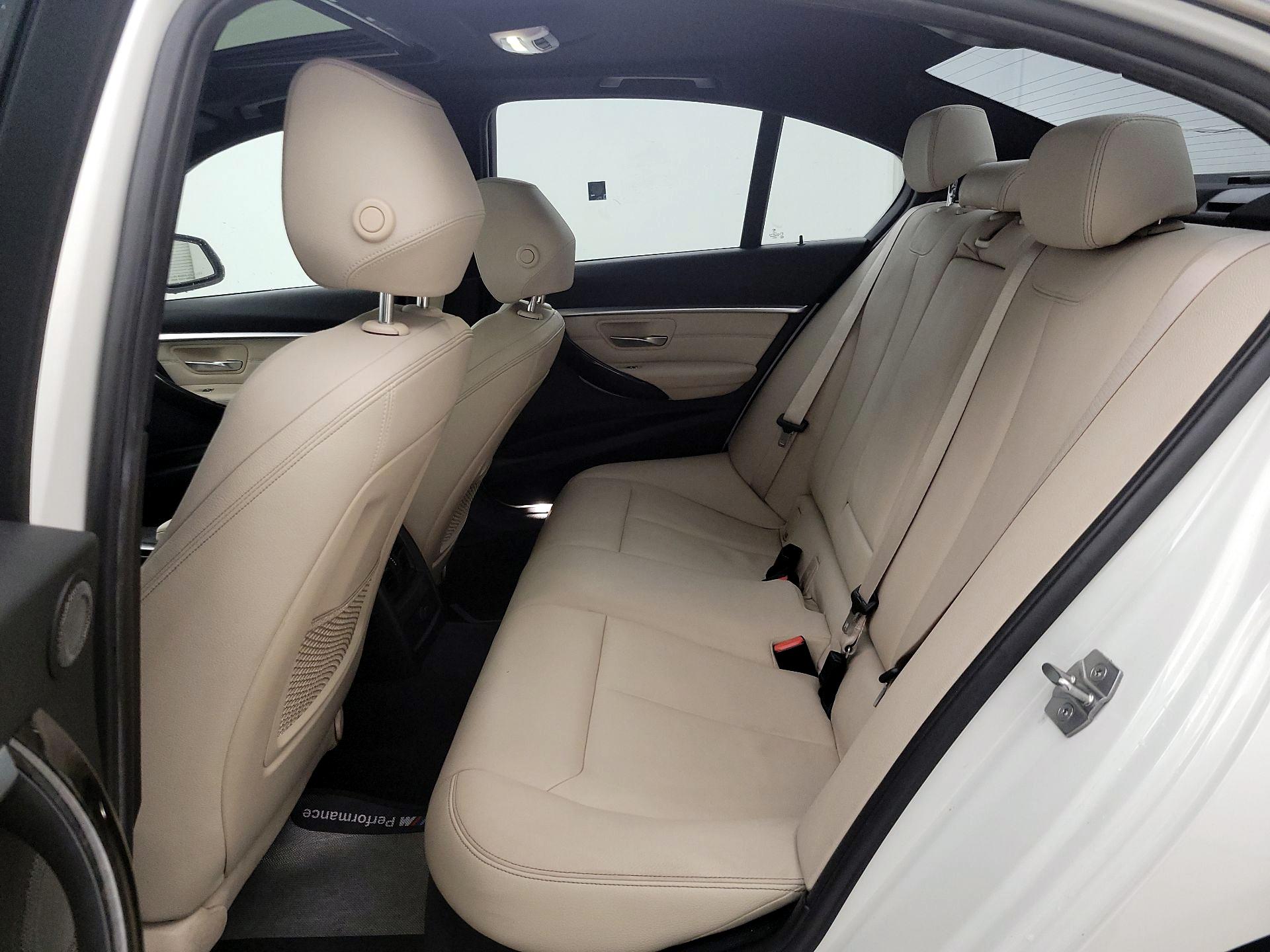 Thumbnail: 2016 BMW 3 Series - 20