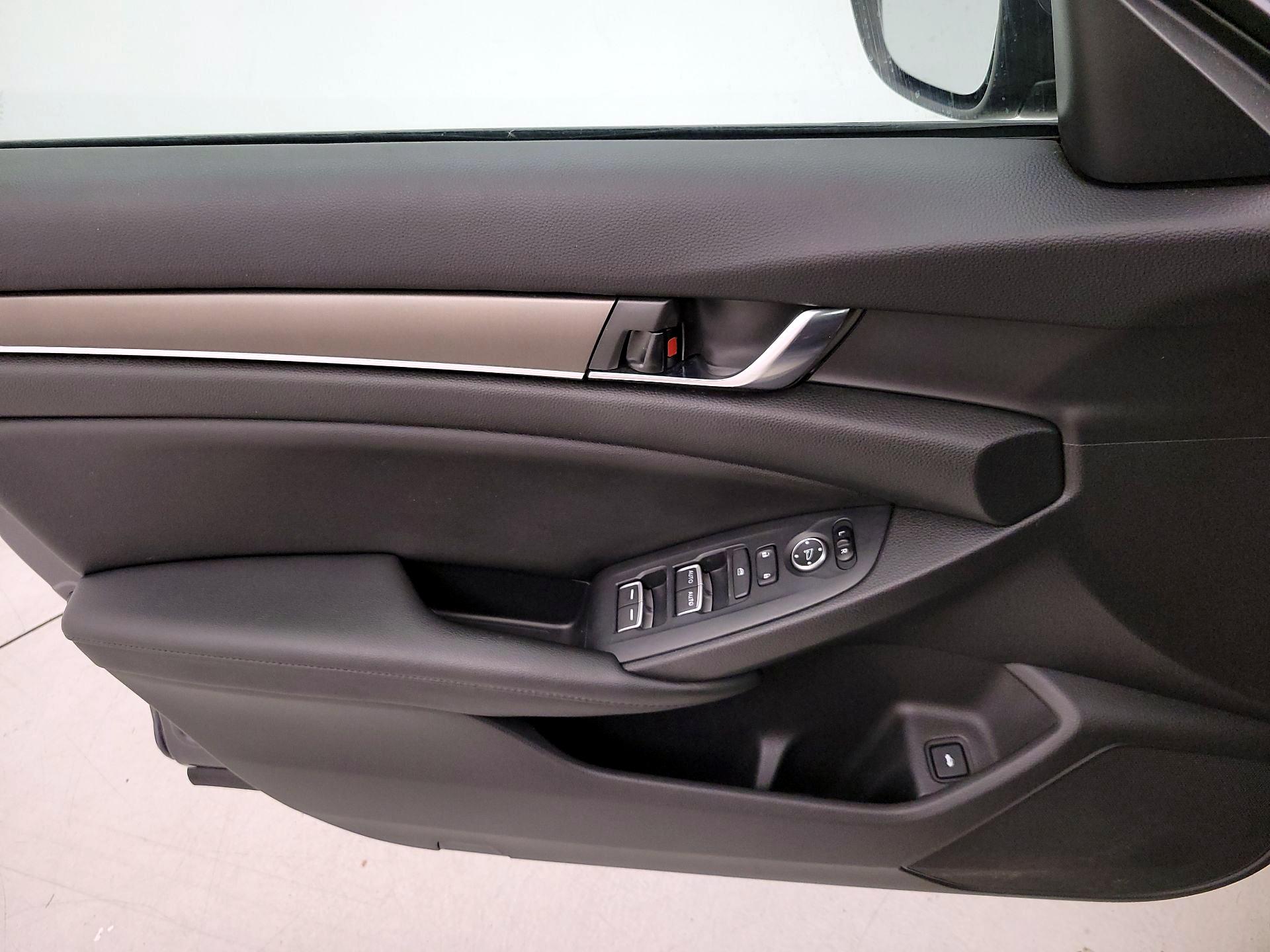 Thumbnail: 2019 Honda Accord - 12