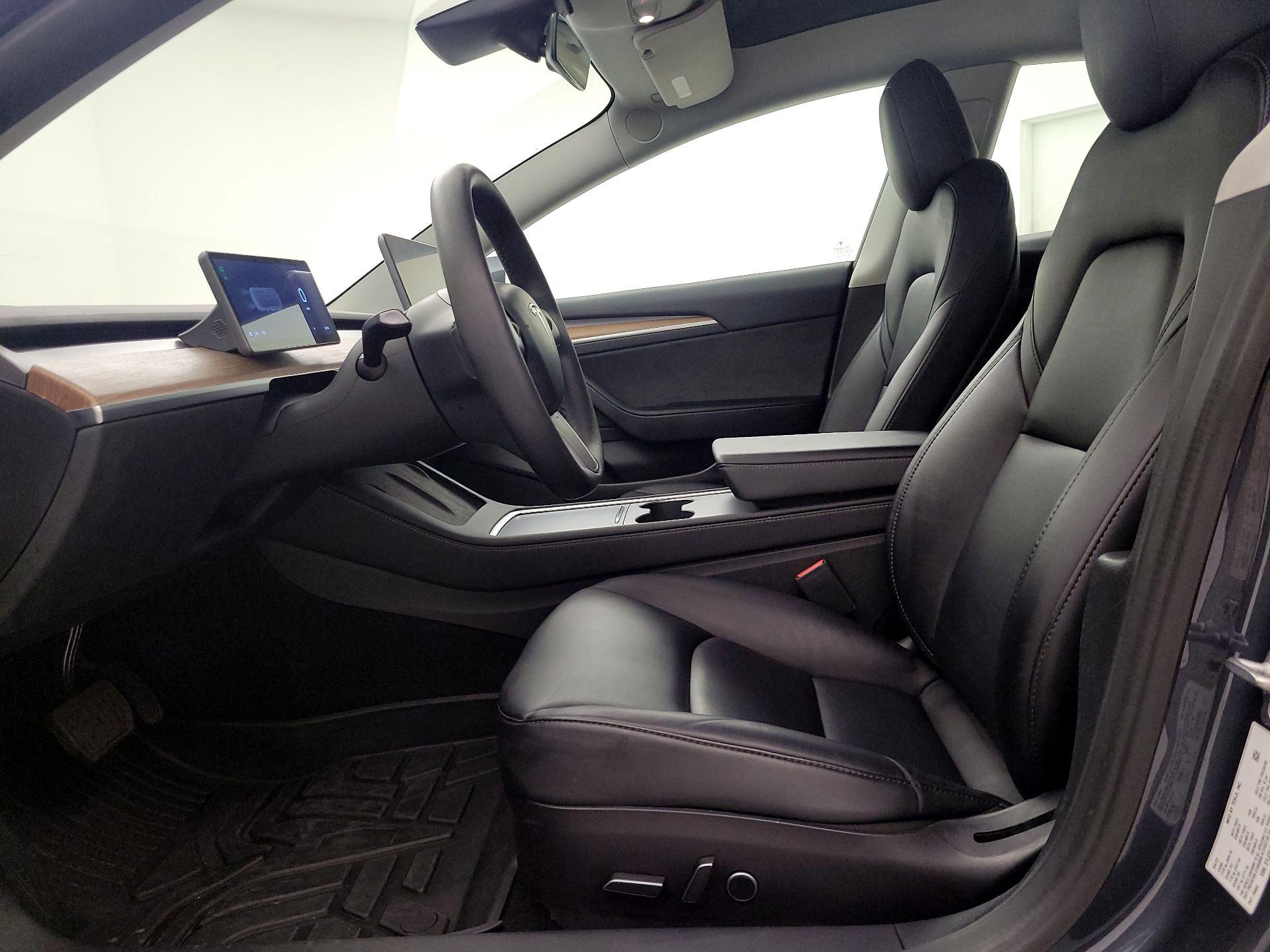 Thumbnail: 2022 Tesla Model 3 - 11