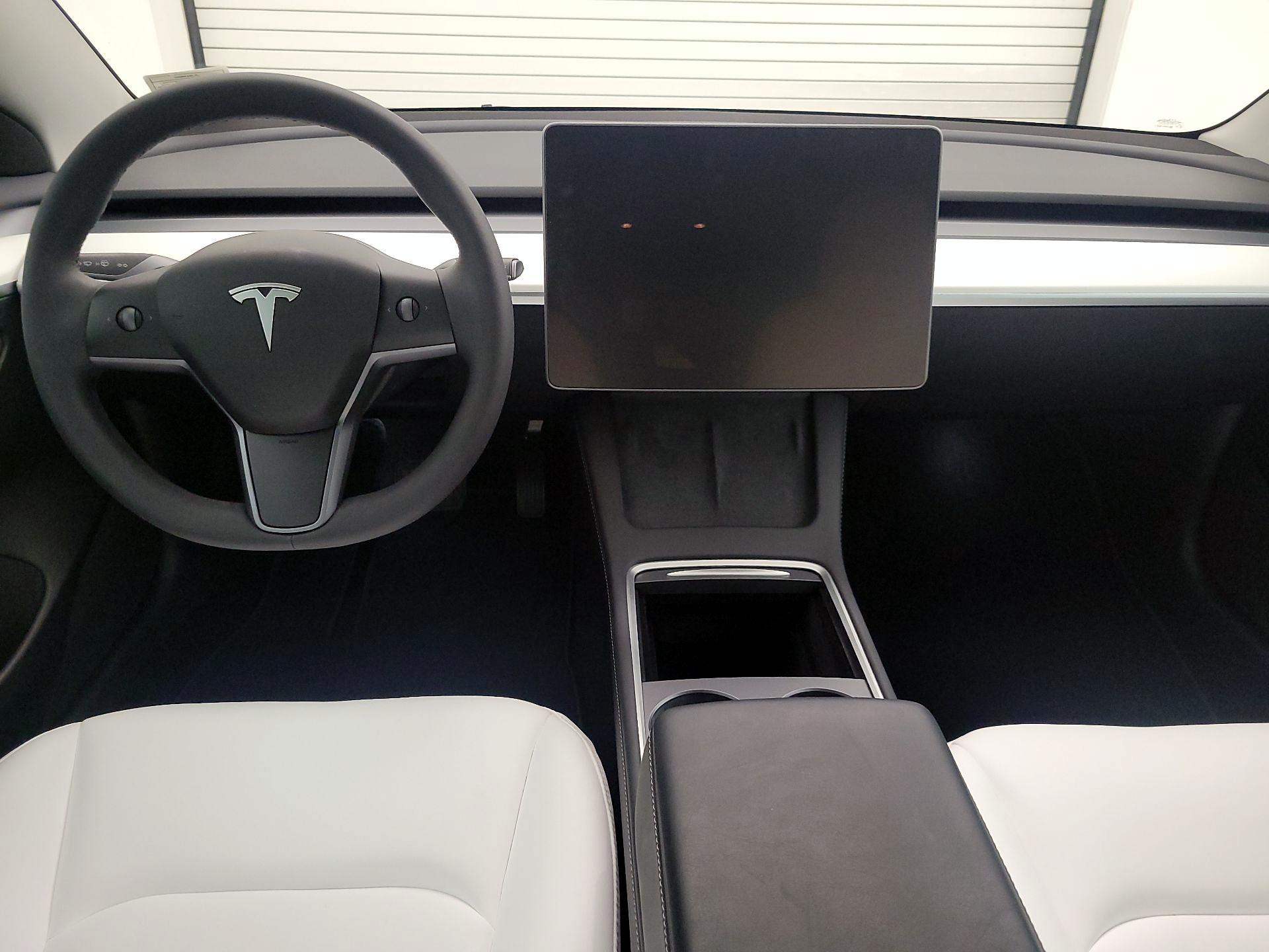 Thumbnail: 2023 Tesla Model 3 - 9