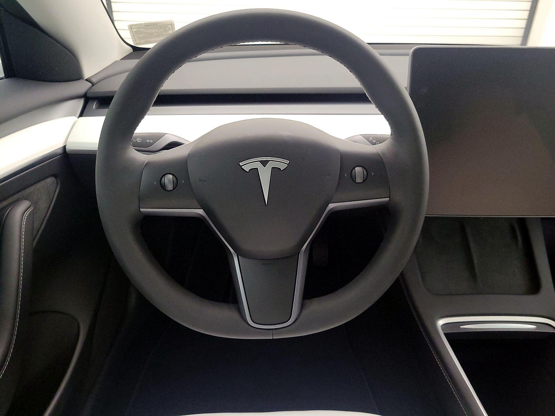 Thumbnail: 2023 Tesla Model 3 - 10