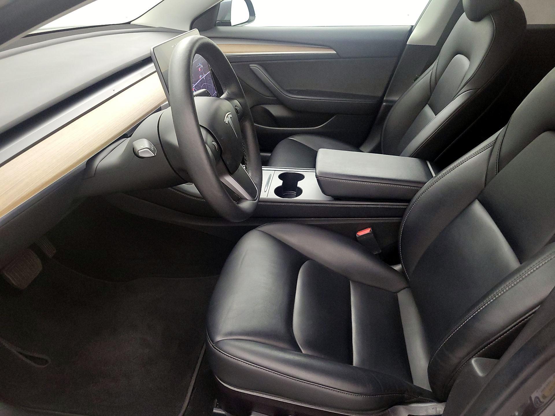 Thumbnail: 2022 Tesla Model 3 - 11
