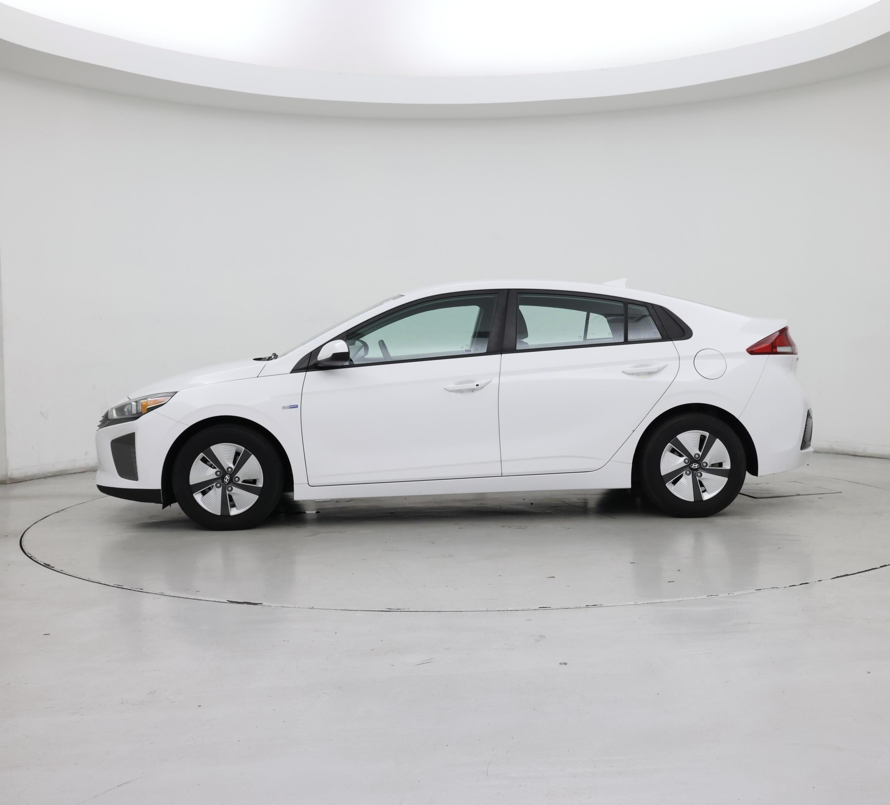 Thumbnail: 2018 Hyundai Ioniq - 3