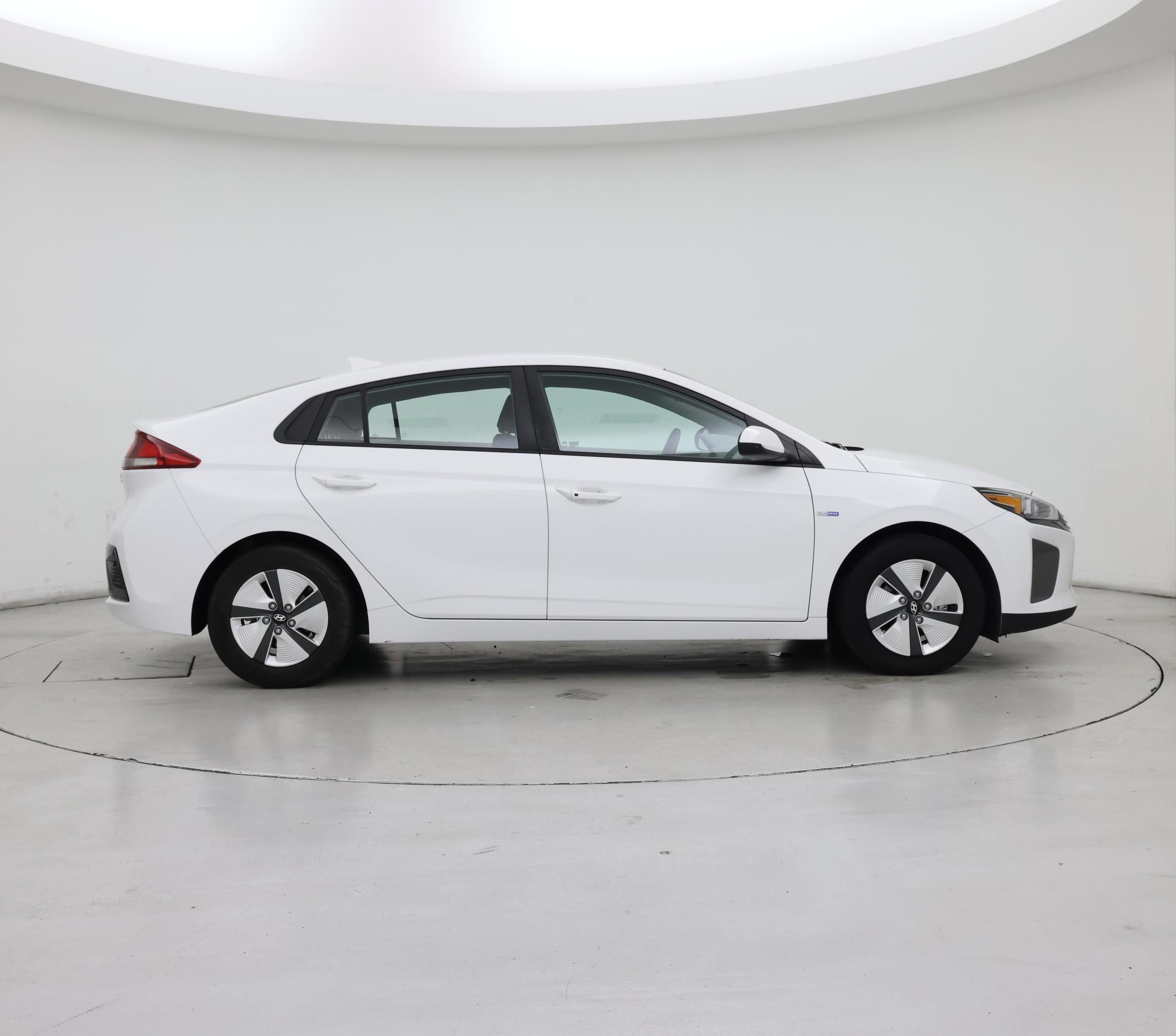 Thumbnail: 2018 Hyundai Ioniq - 7