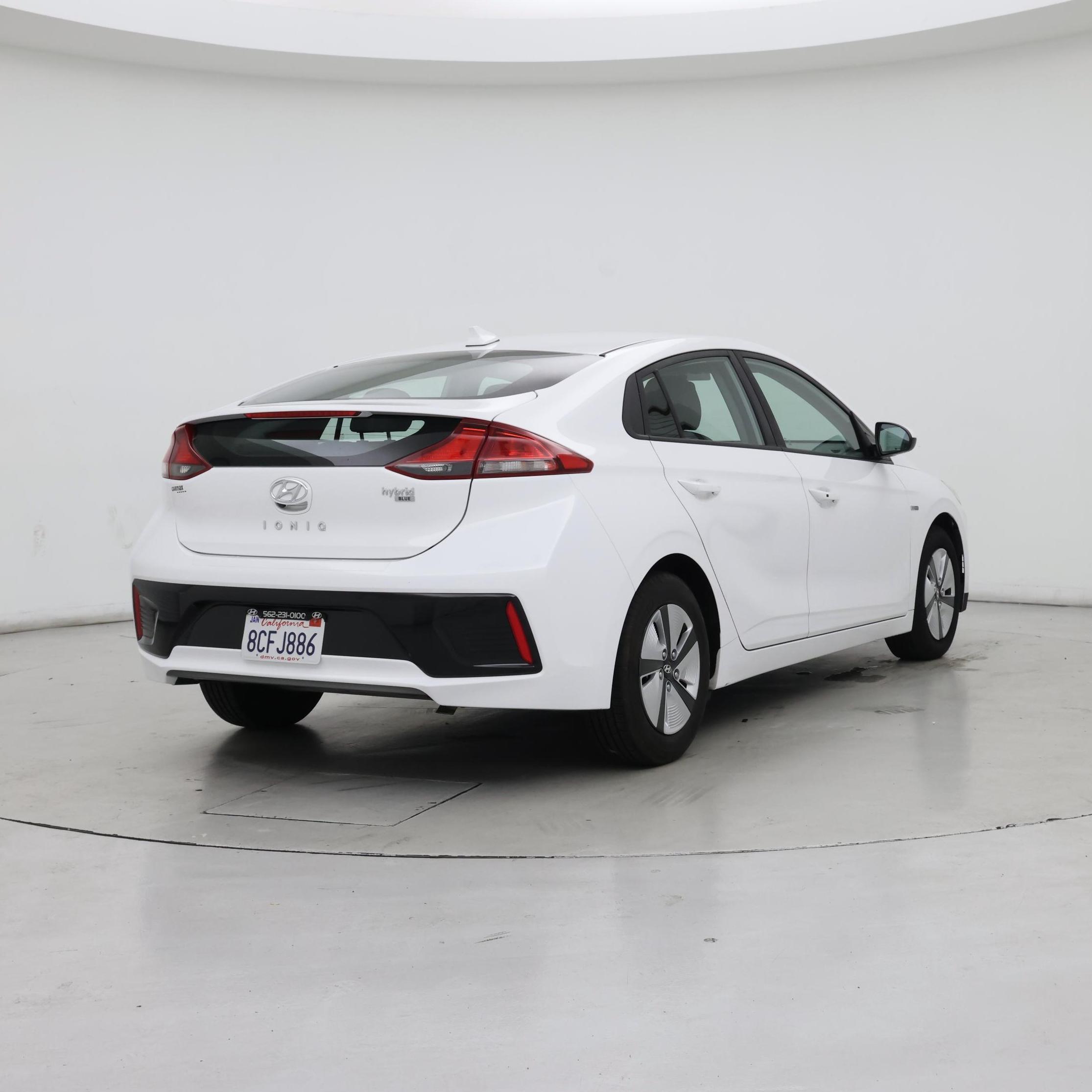 Thumbnail: 2018 Hyundai Ioniq - 8