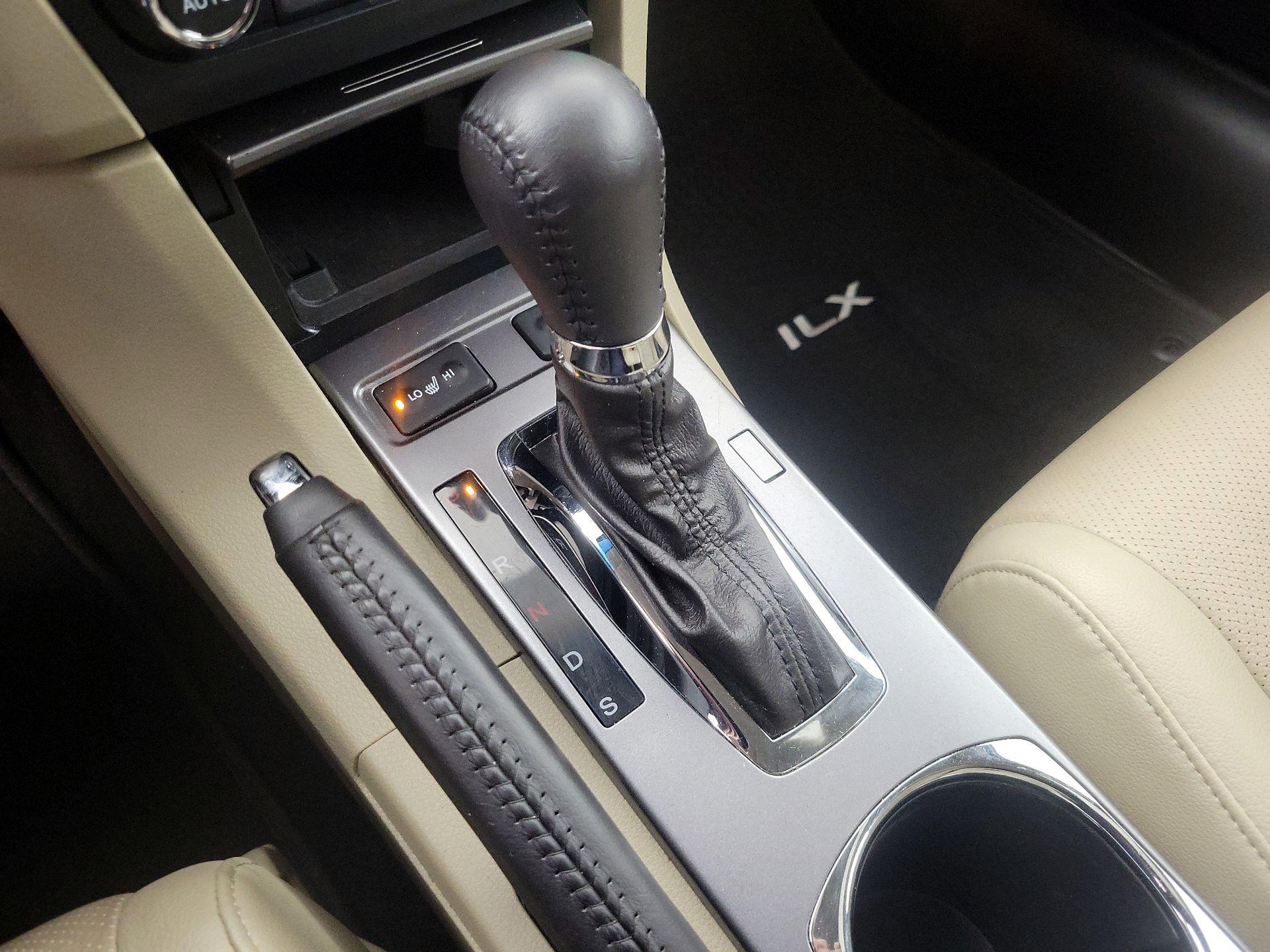 Thumbnail: 2015 Acura ILX - 17