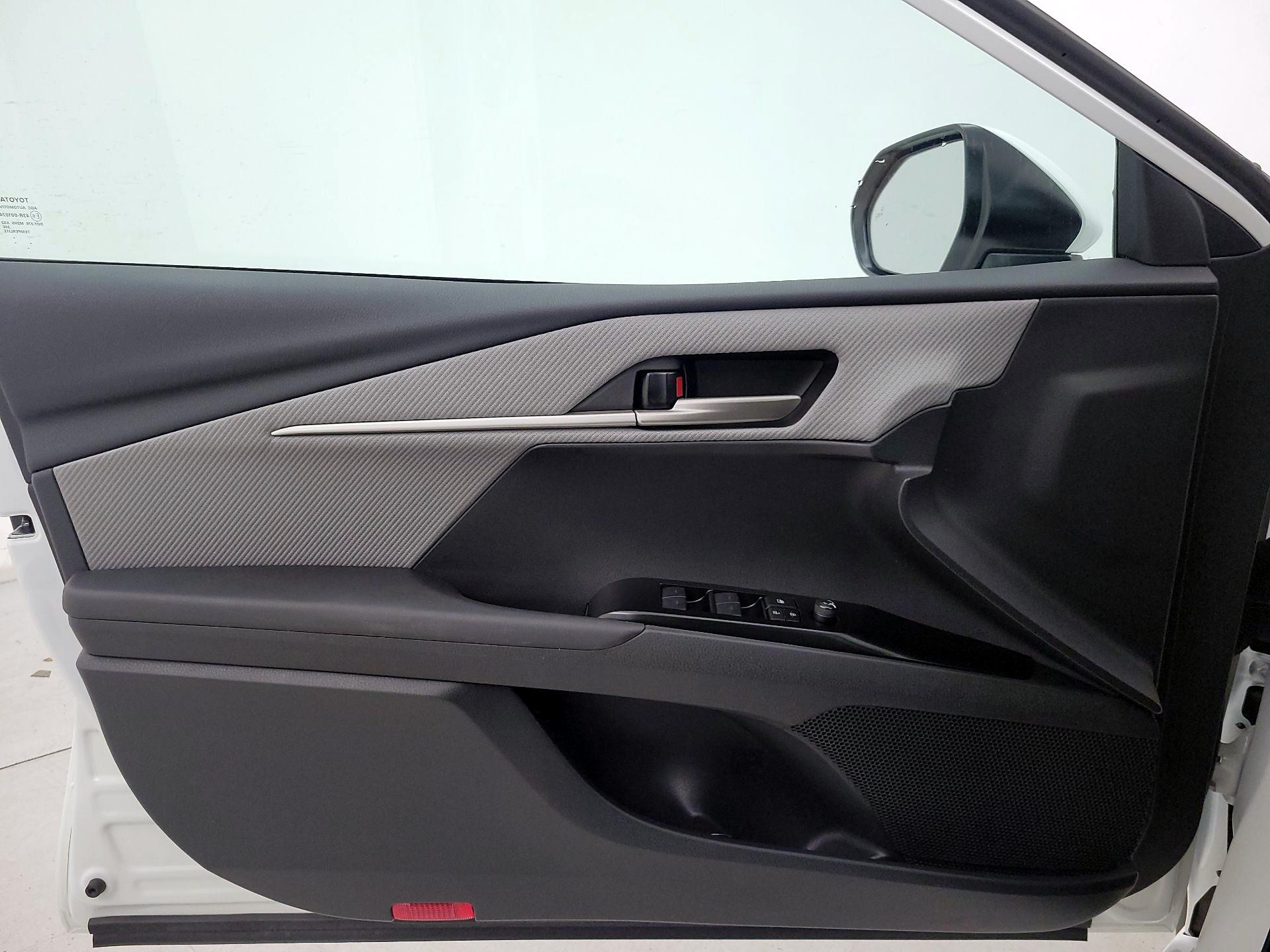 Thumbnail: 2025 Toyota Camry - 12
