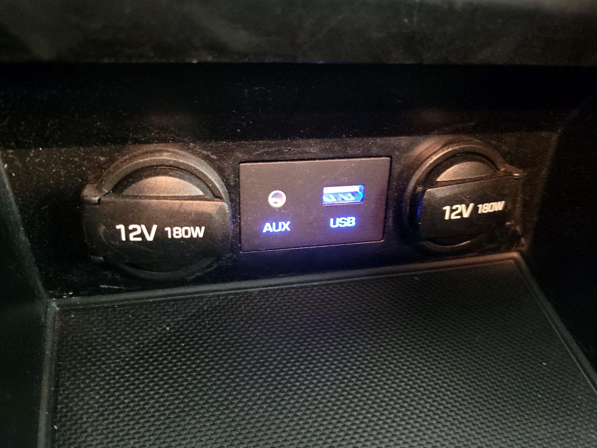 Thumbnail: 2018 Hyundai Elantra - 18