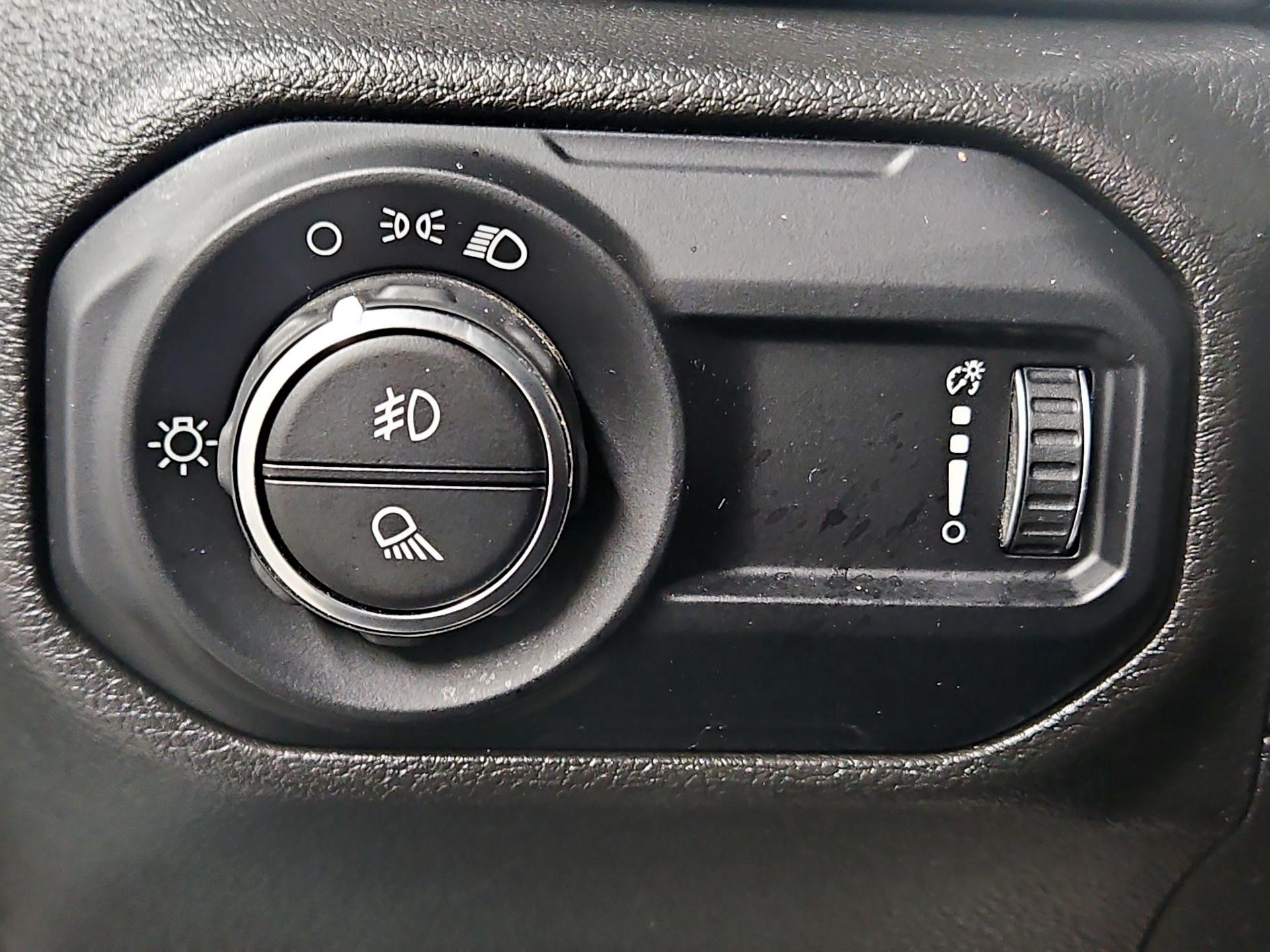 Thumbnail: 2023 Jeep Gladiator - 13