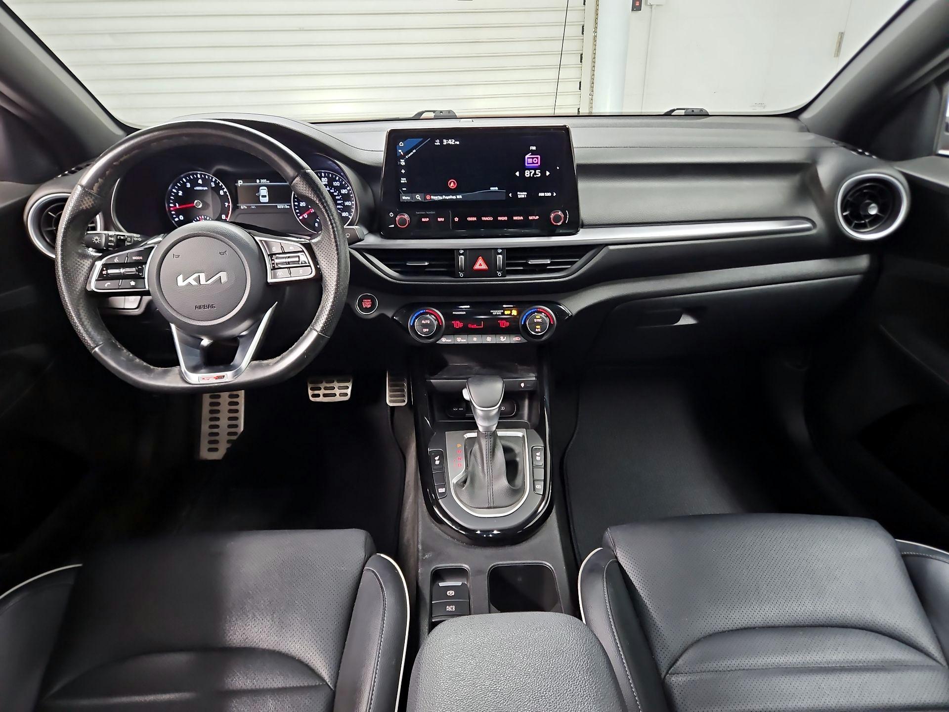Thumbnail: 2023 Kia Forte - 9