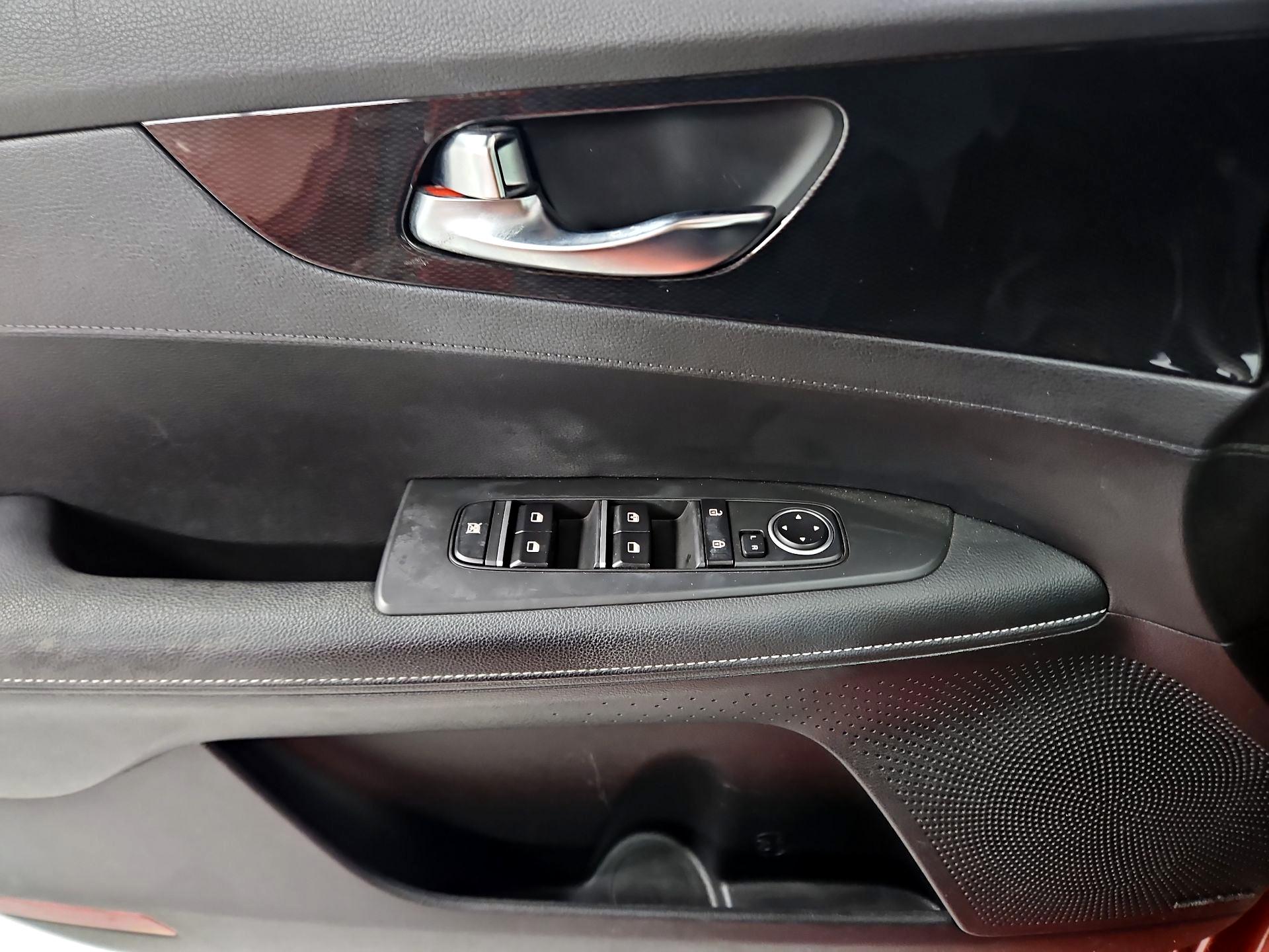 Thumbnail: 2023 Kia Forte - 12