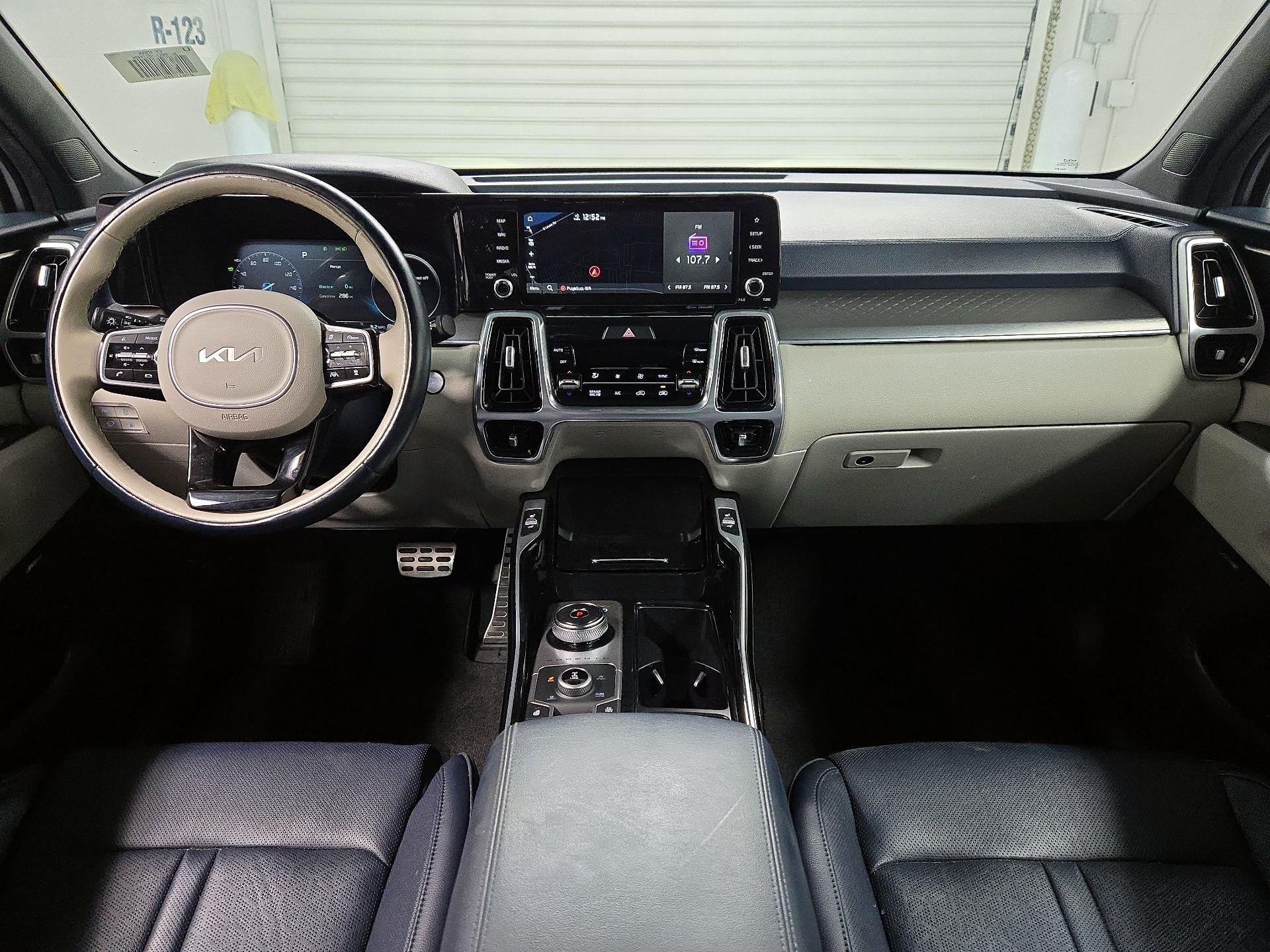 Thumbnail: 2022 Kia Sorento - 9