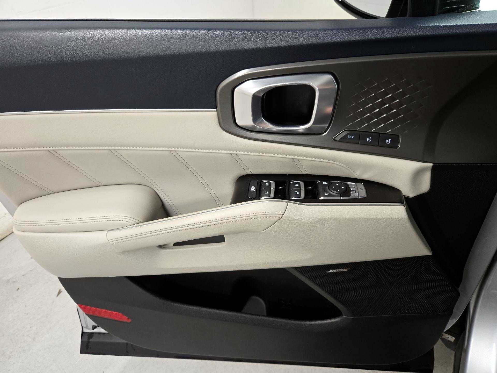 Thumbnail: 2022 Kia Sorento - 12