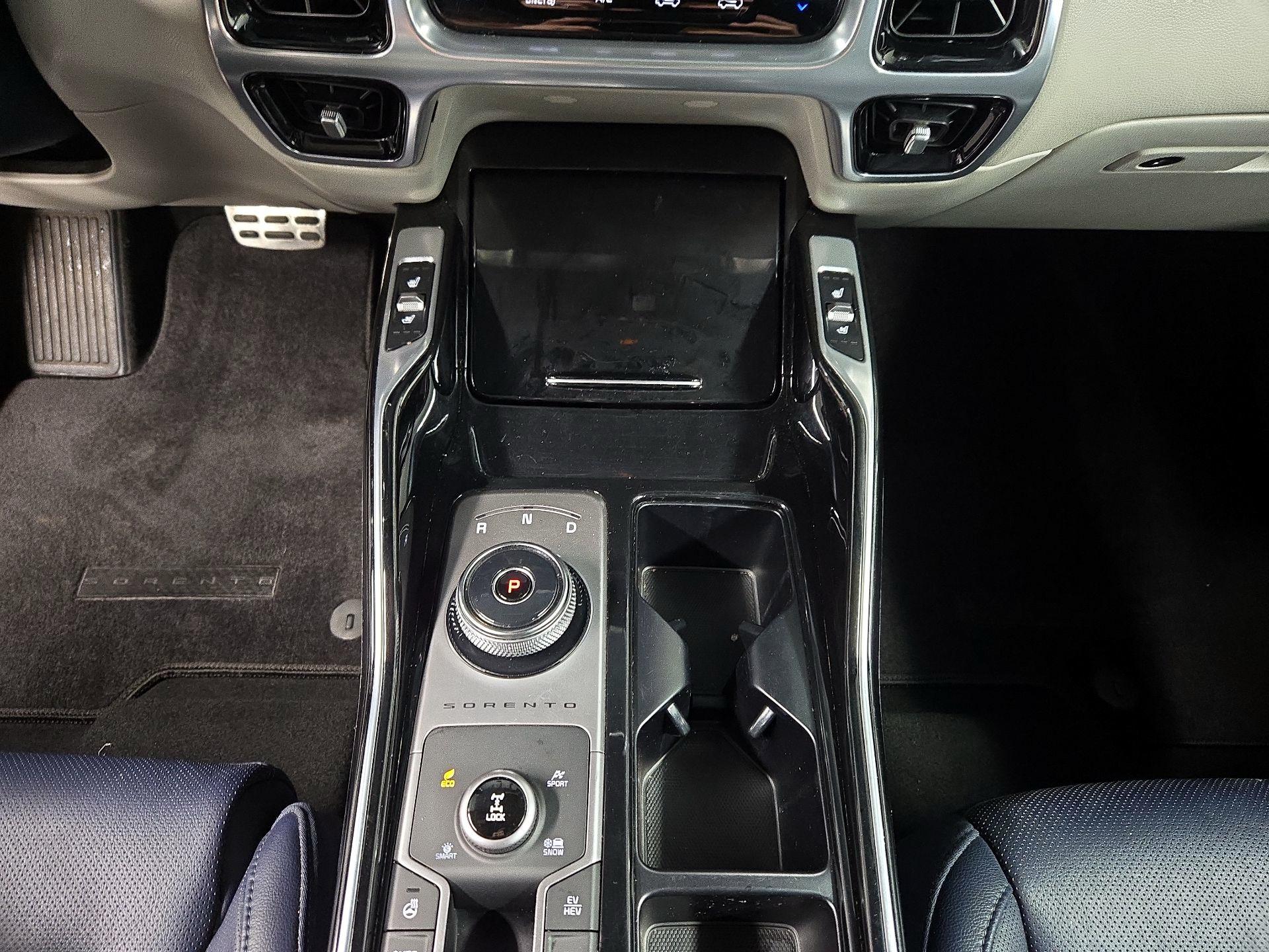 Thumbnail: 2022 Kia Sorento - 18