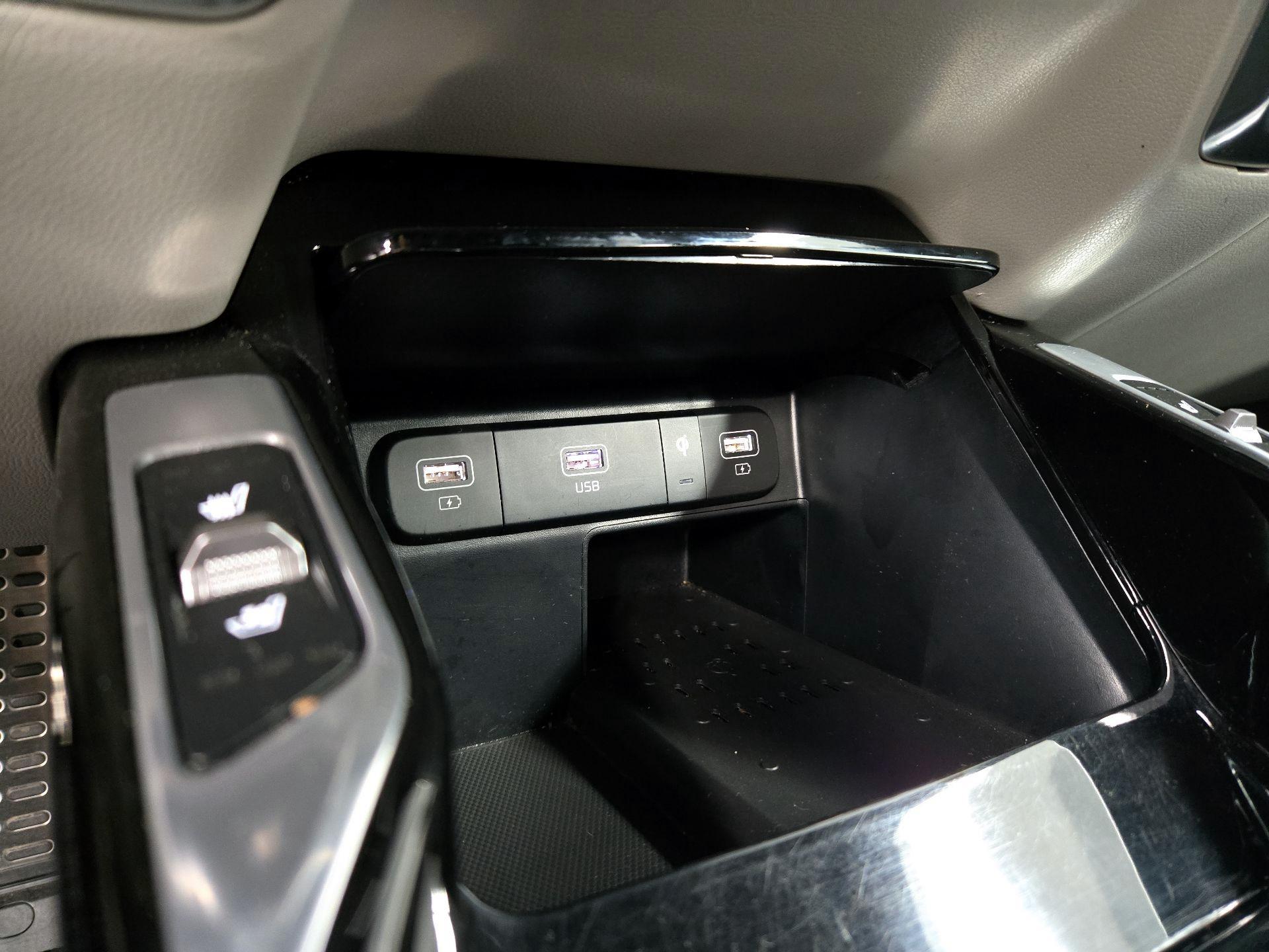 Thumbnail: 2022 Kia Sorento - 19