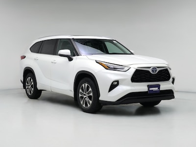 White 2022 Toyota Highlander Hybrid XLE