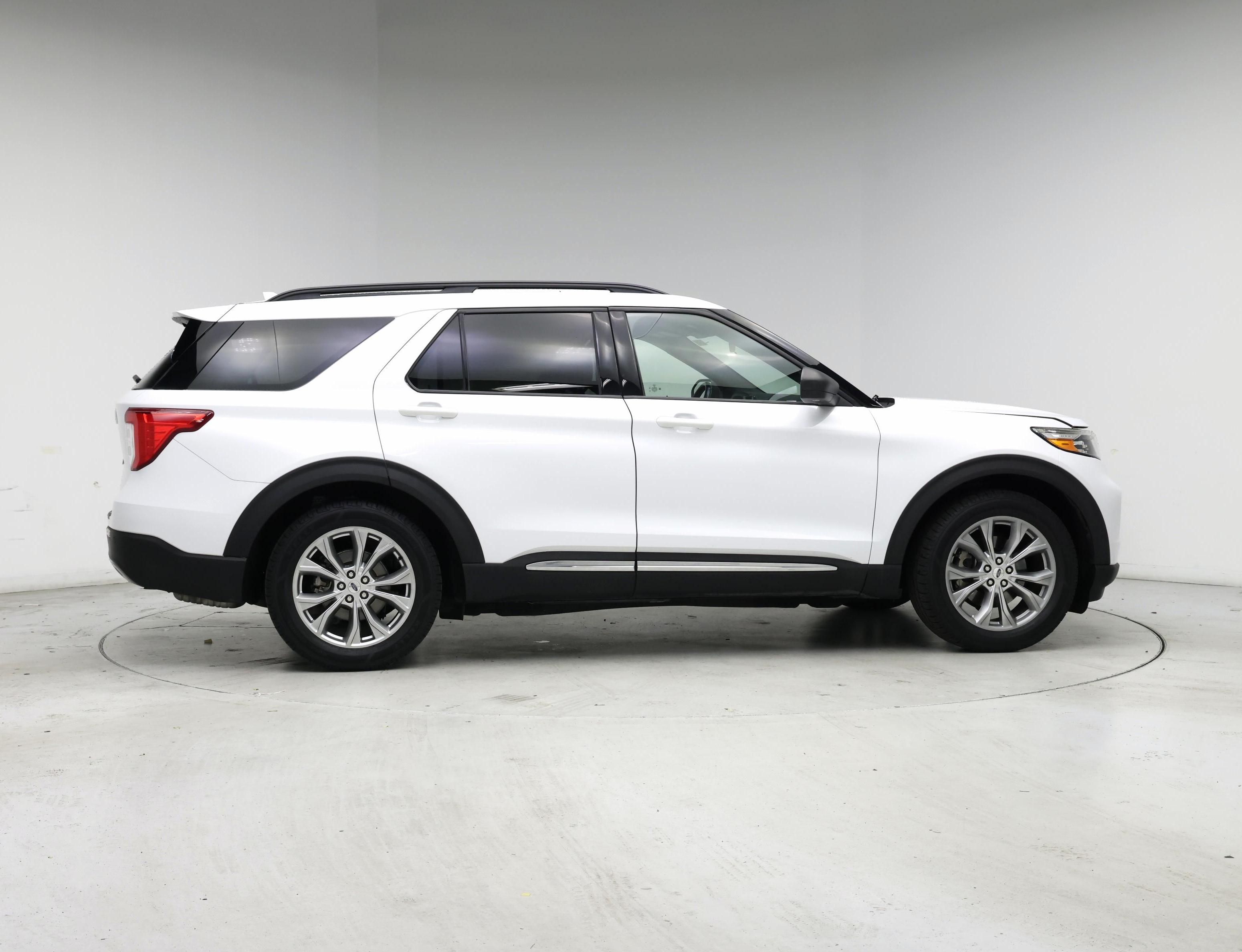 Thumbnail: 2020 Ford Explorer - 7
