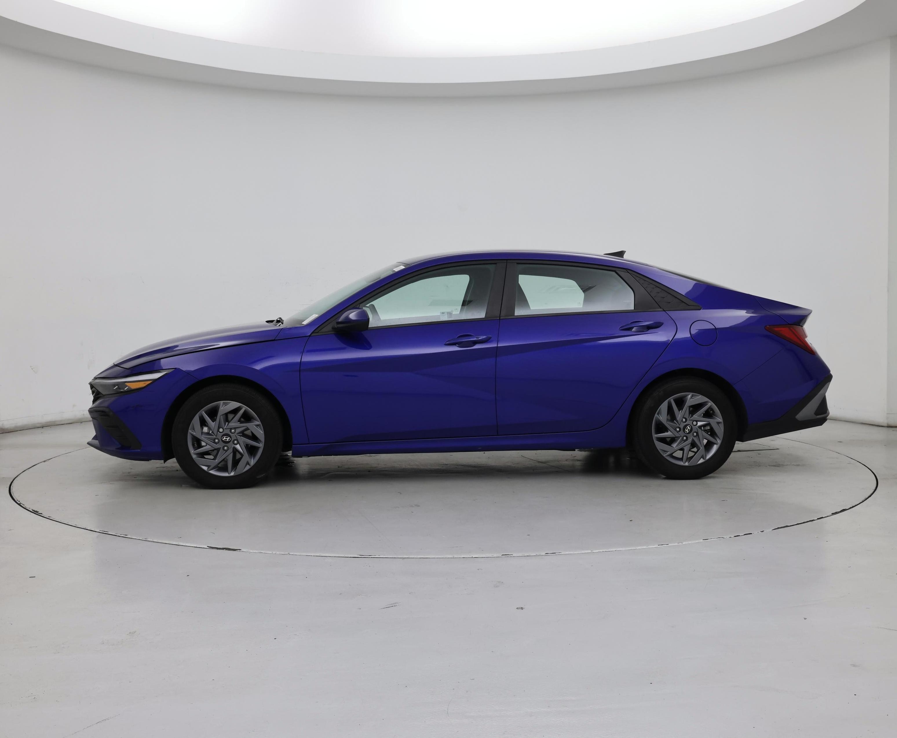 Thumbnail: 2024 Hyundai Elantra - 3