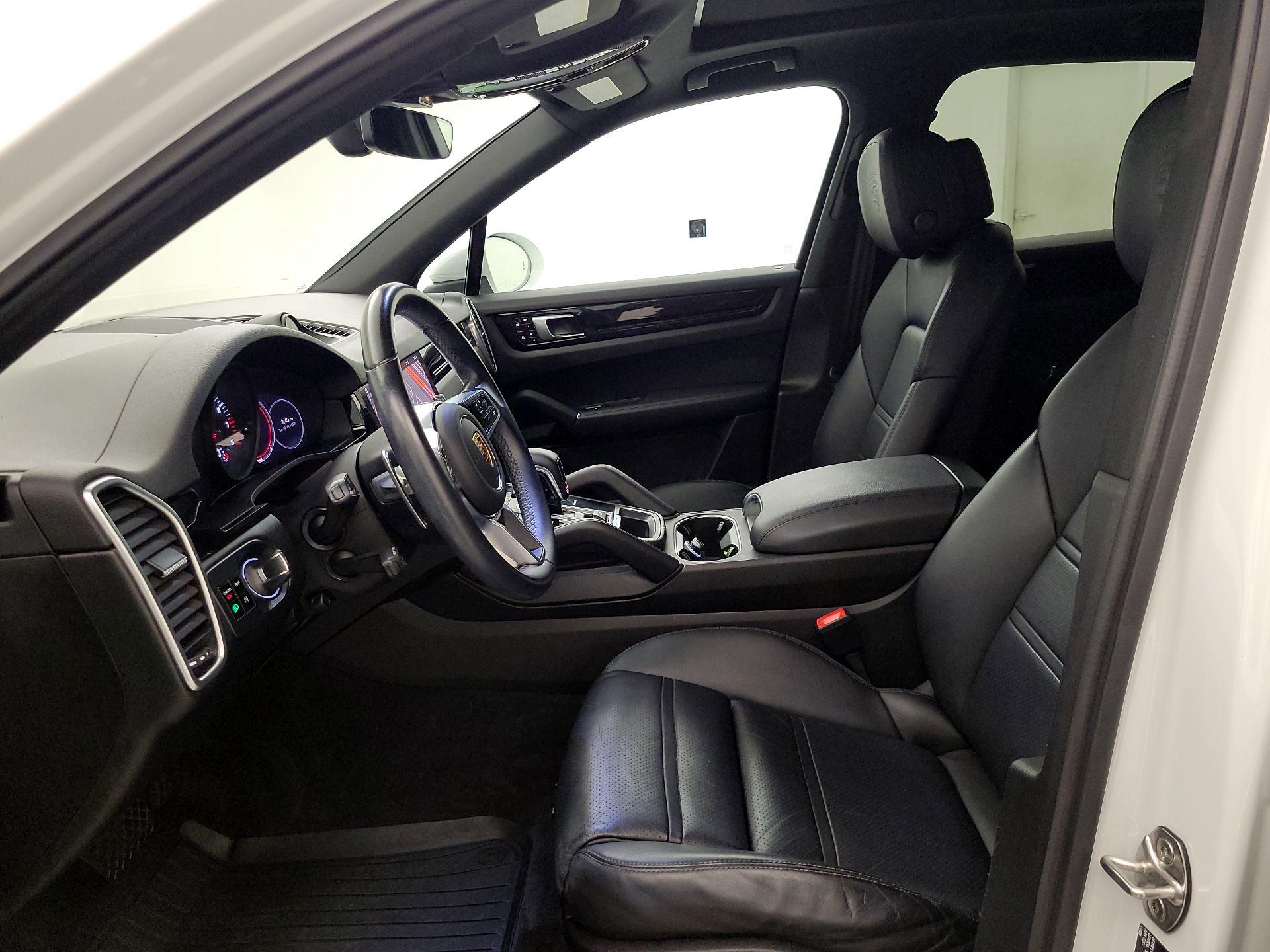 Thumbnail: 2021 Porsche Cayenne - 11