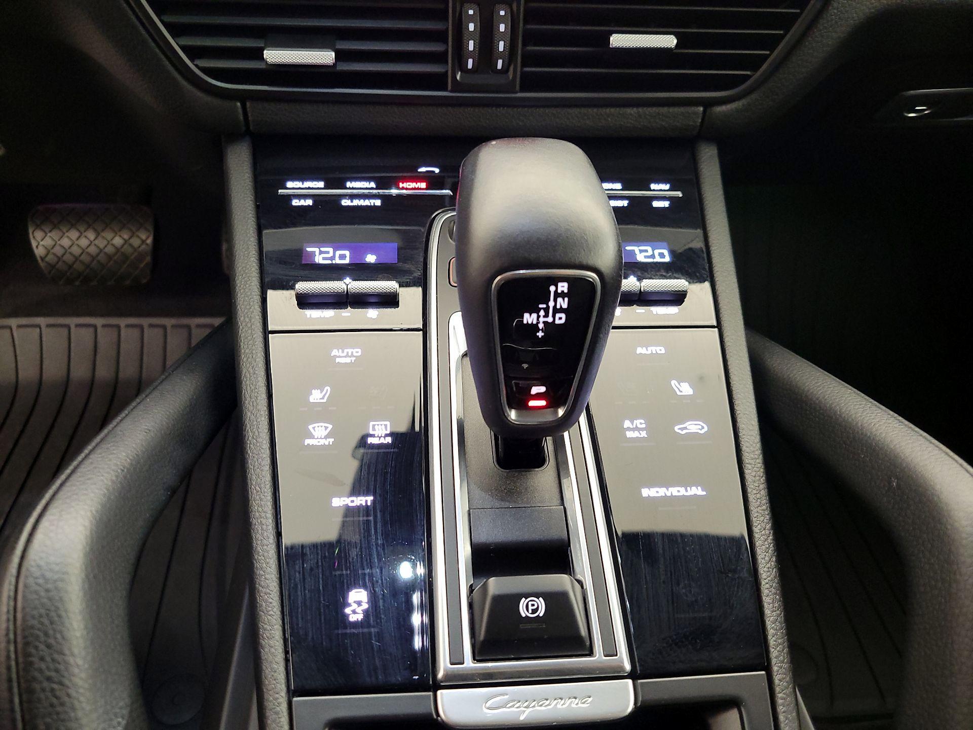 Thumbnail: 2021 Porsche Cayenne - 18