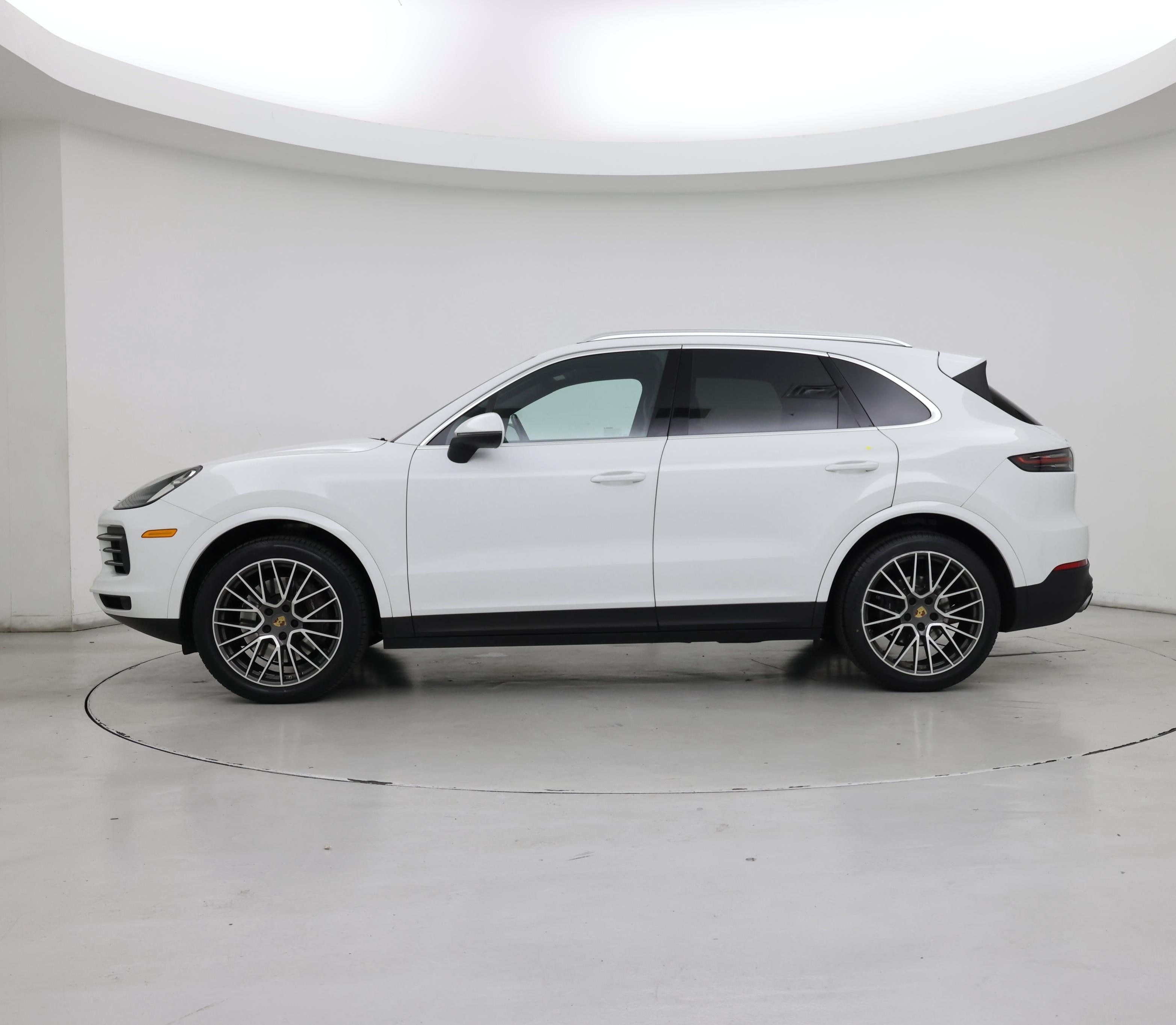 Thumbnail: 2021 Porsche Cayenne - 3