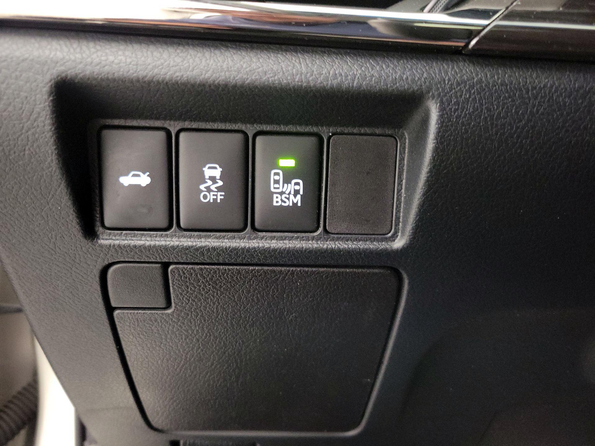 Thumbnail: 2015 Toyota Avalon - 13