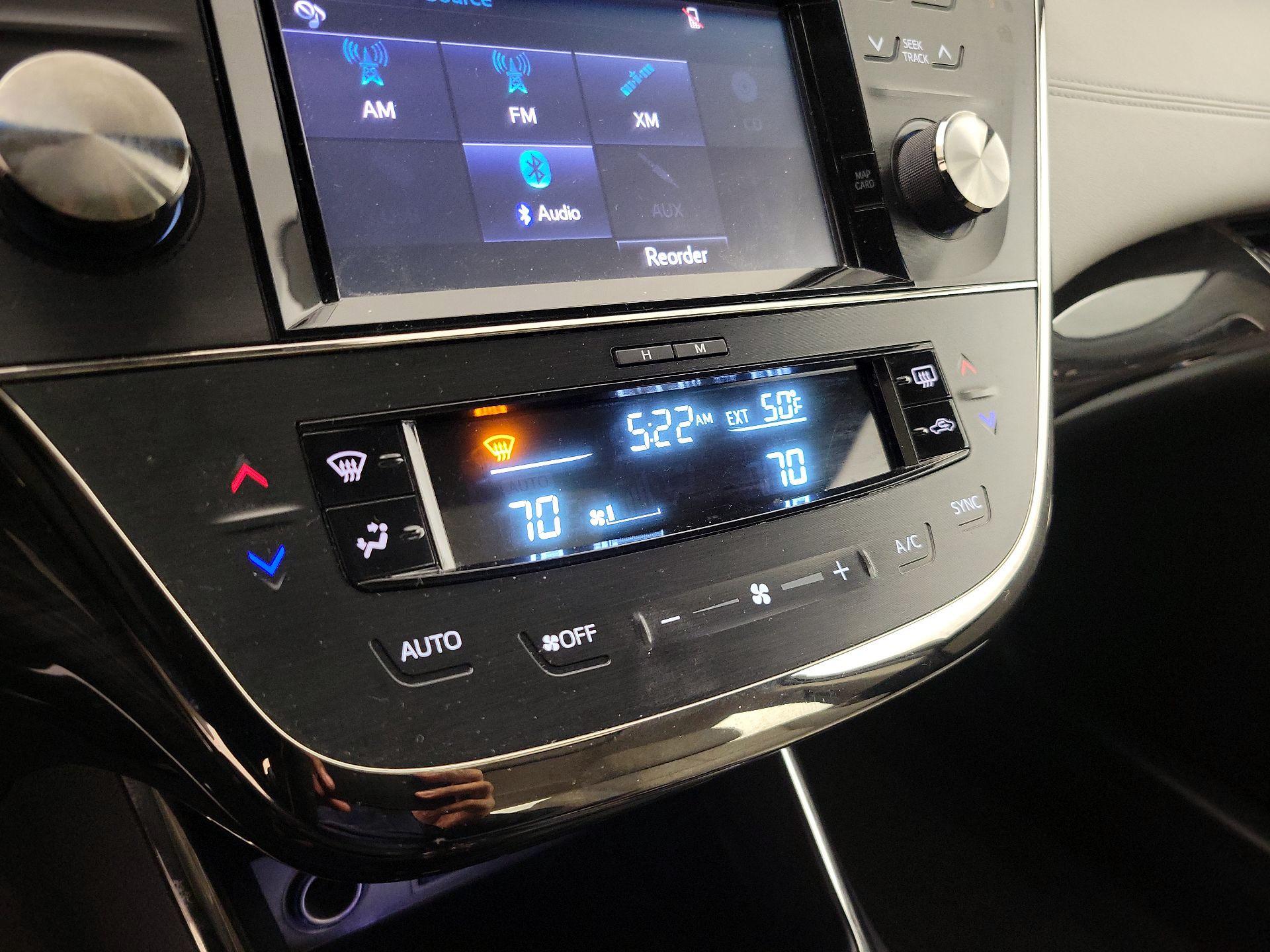 Thumbnail: 2015 Toyota Avalon - 16