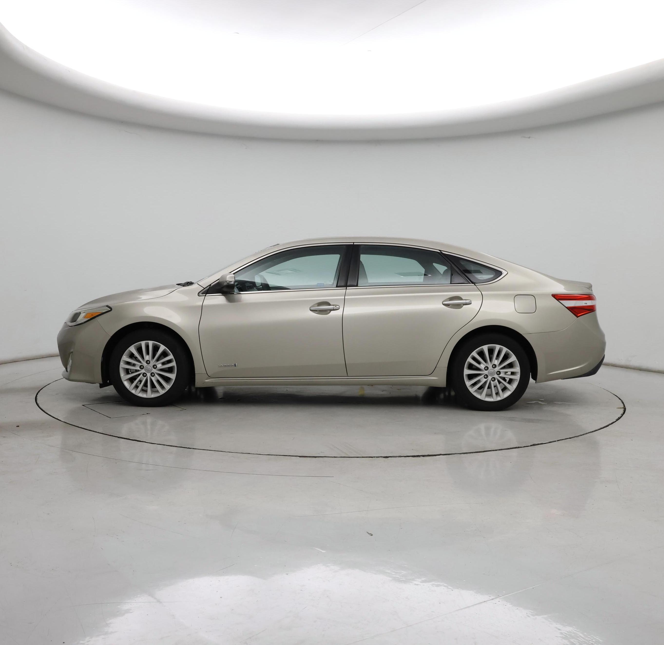 Thumbnail: 2015 Toyota Avalon - 3