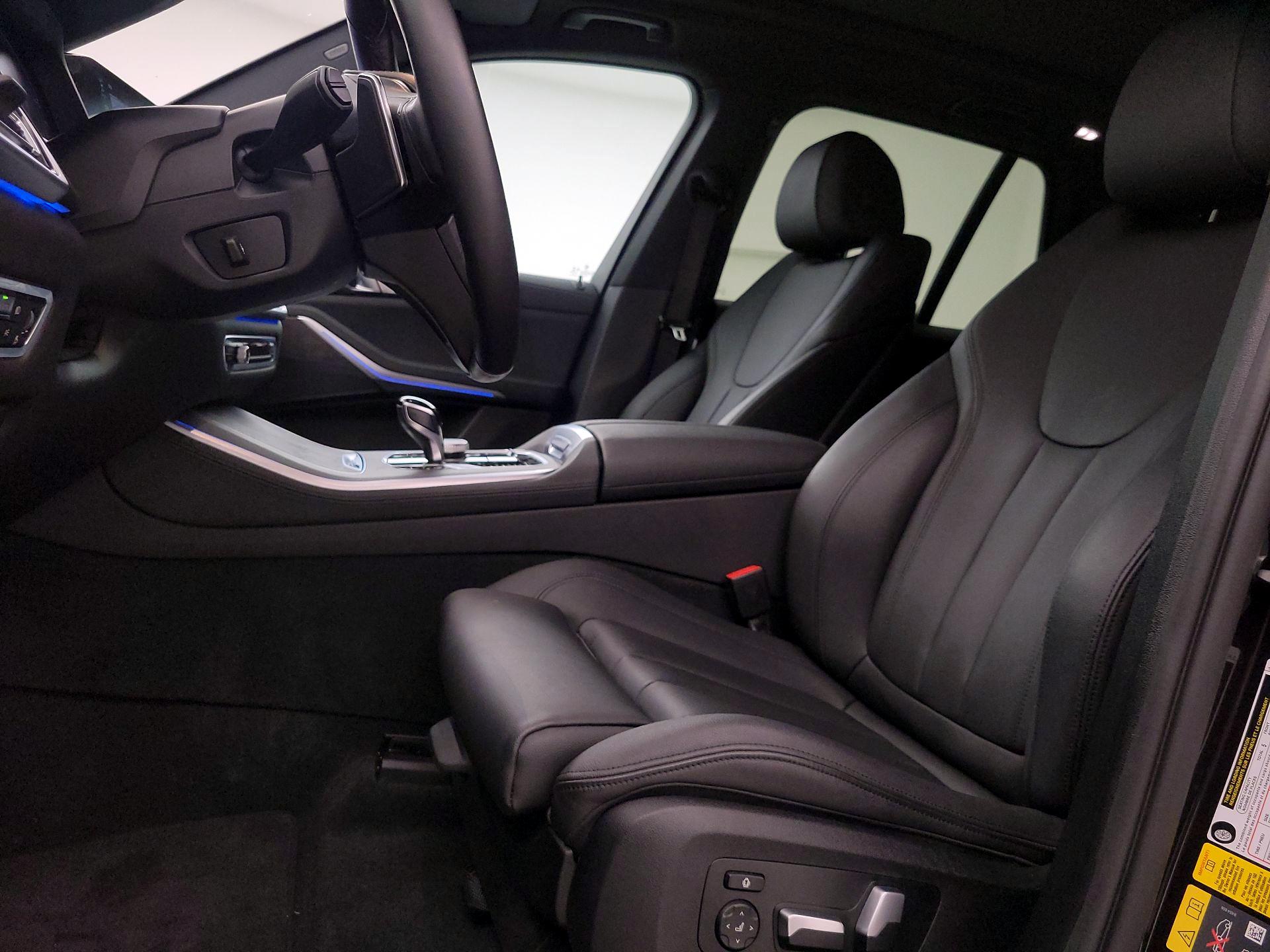 Thumbnail: 2022 BMW X5 - 11