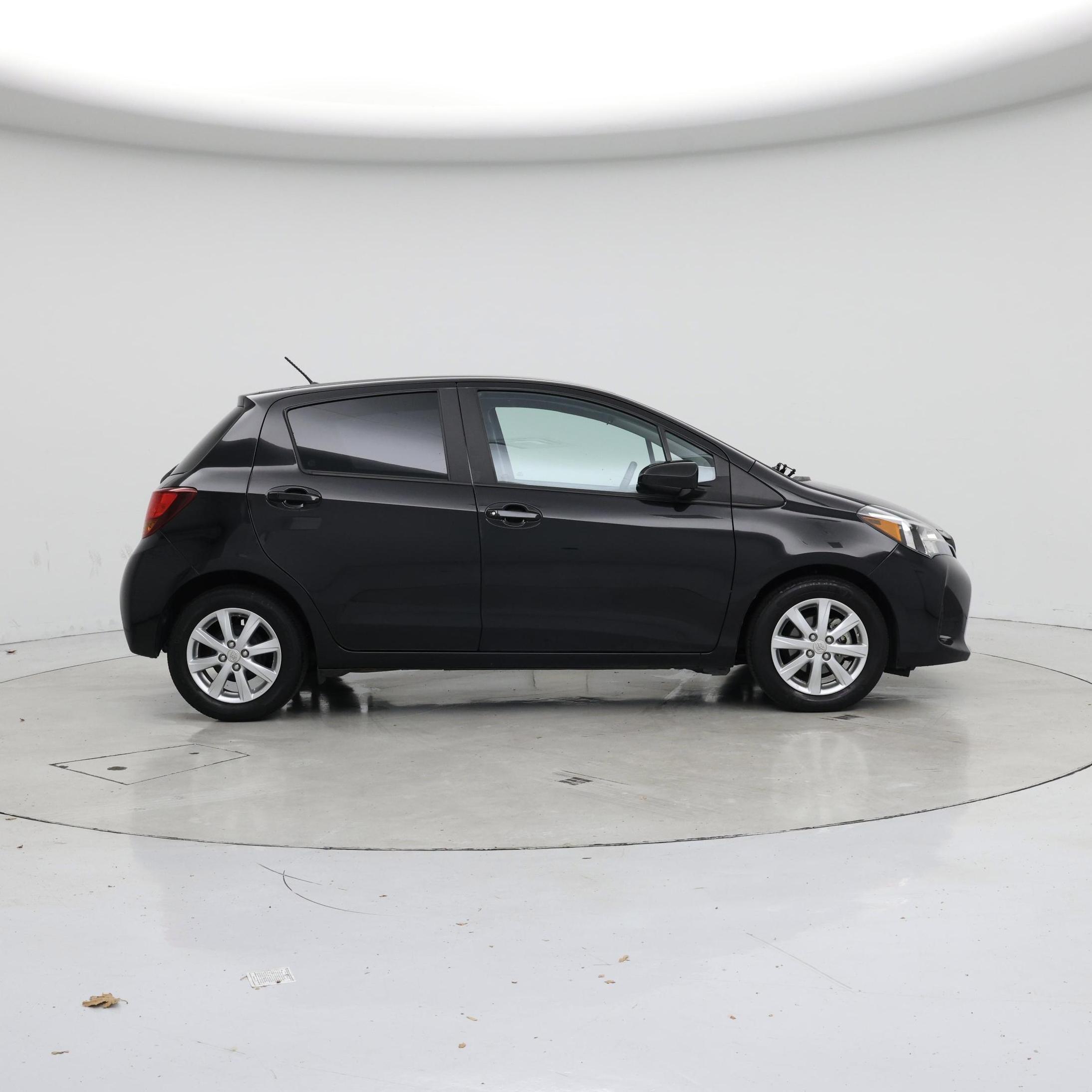 Thumbnail: 2017 Toyota Yaris - 7