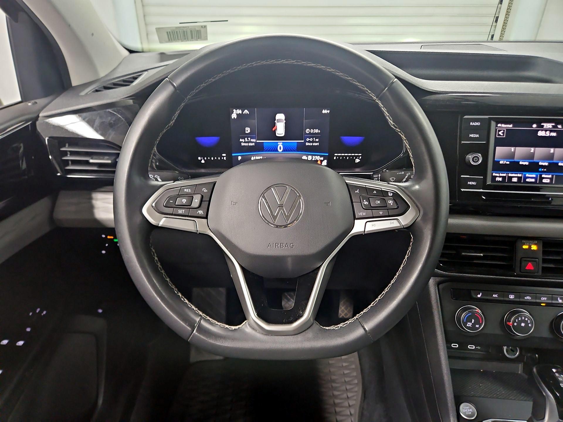 Thumbnail: 2022 Volkswagen Taos - 10