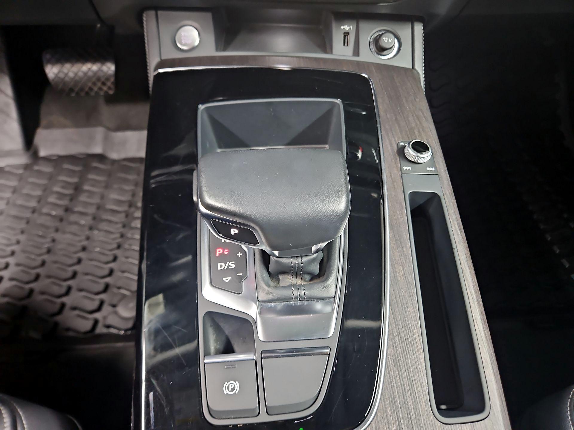 Thumbnail: 2023 Audi Q5 - 18