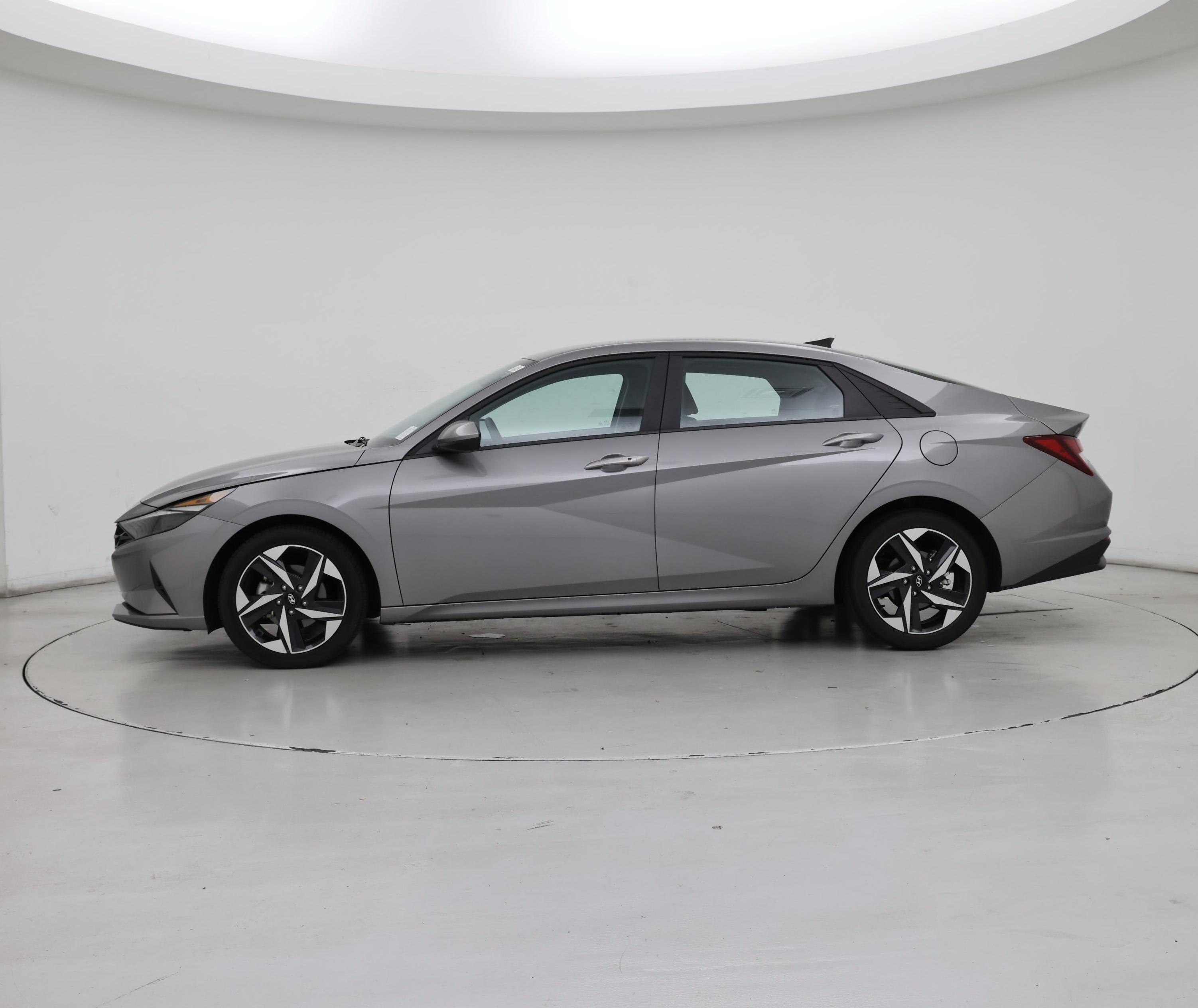 Thumbnail: 2023 Hyundai Elantra - 3