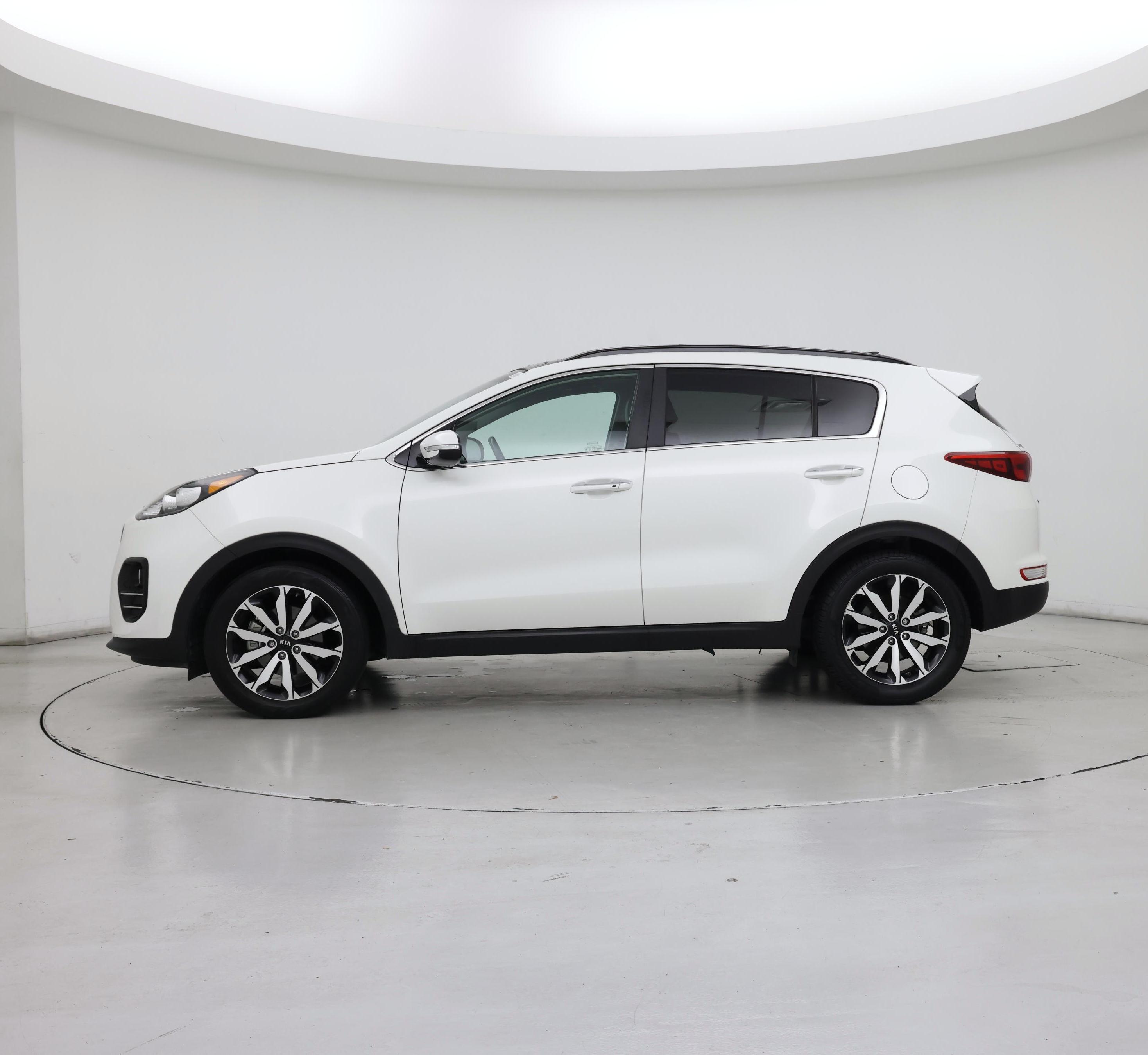 Thumbnail: 2019 Kia Sportage - 3