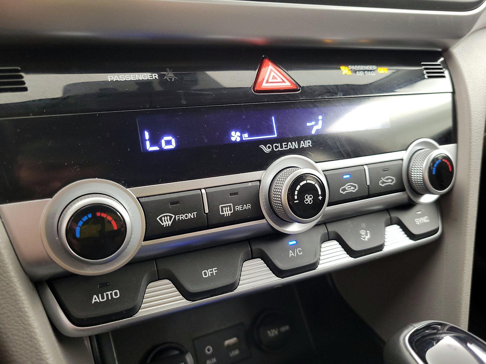 Thumbnail: 2020 Hyundai Elantra - 16