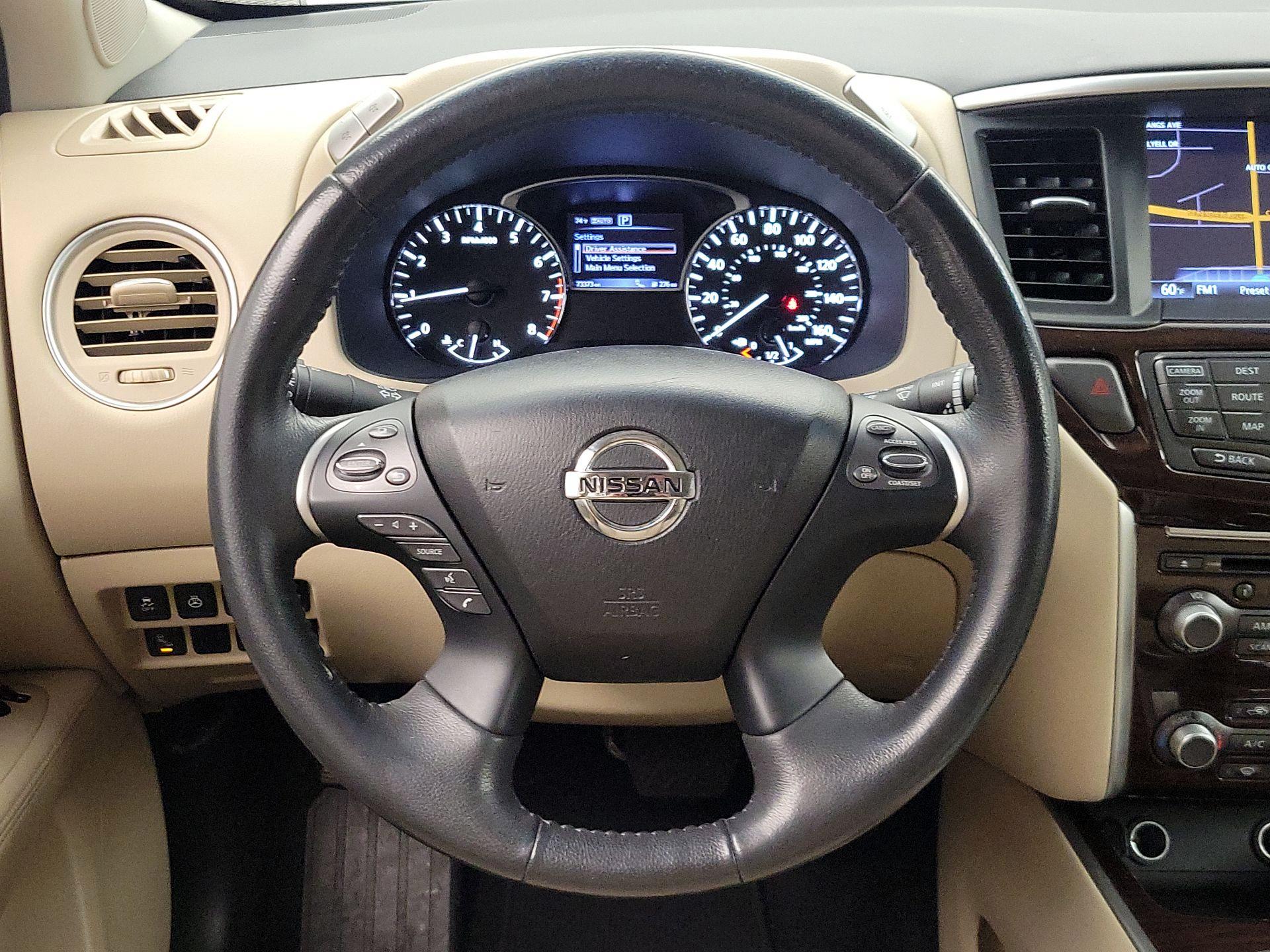 Thumbnail: 2016 Nissan Pathfinder - 10