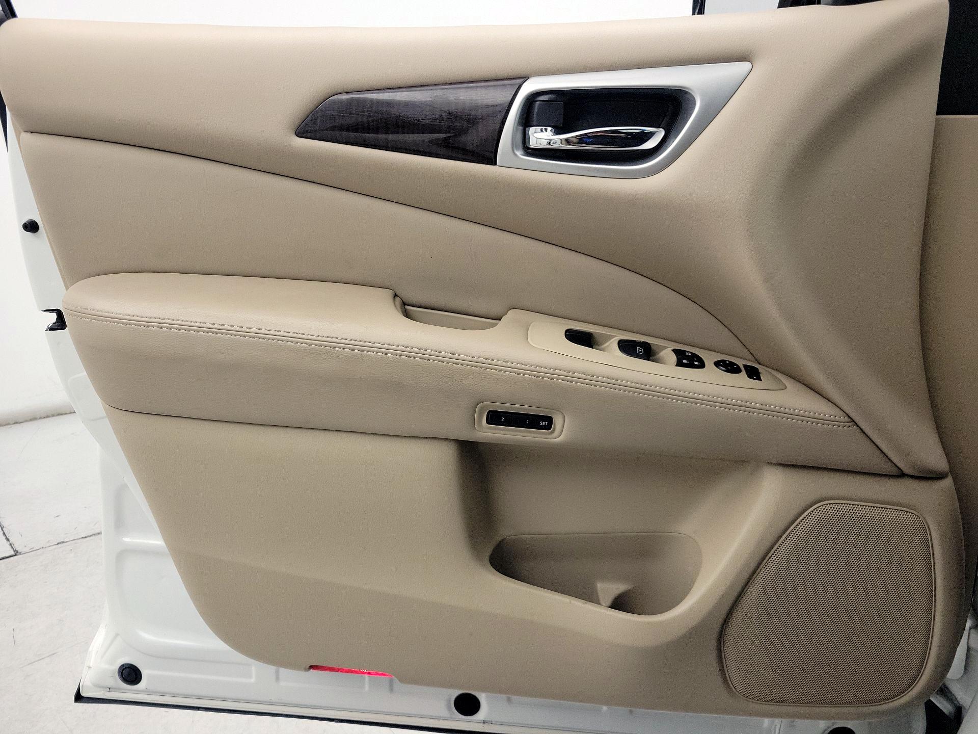 Thumbnail: 2016 Nissan Pathfinder - 12