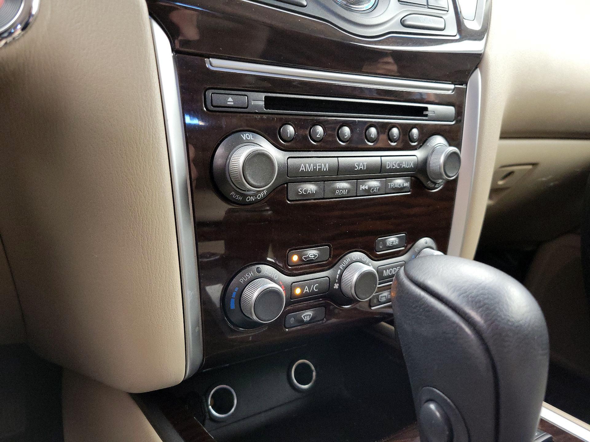Thumbnail: 2016 Nissan Pathfinder - 17