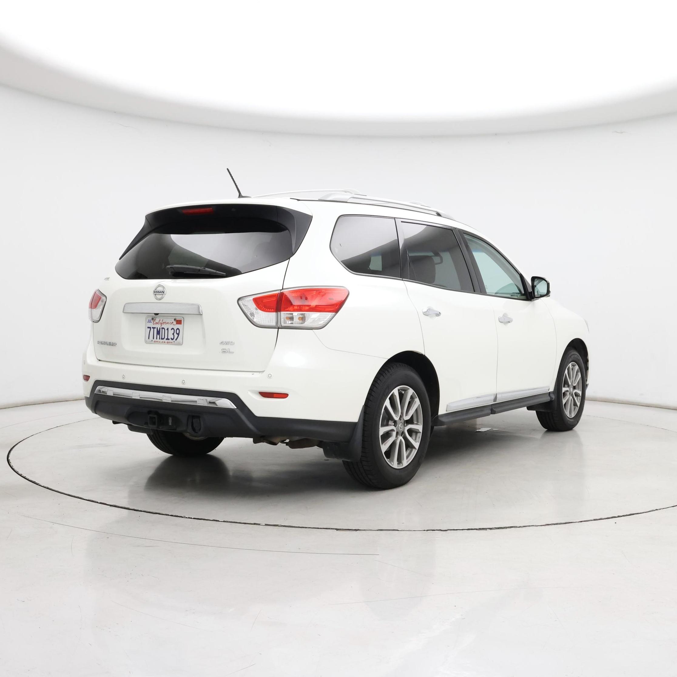 Thumbnail: 2016 Nissan Pathfinder - 8