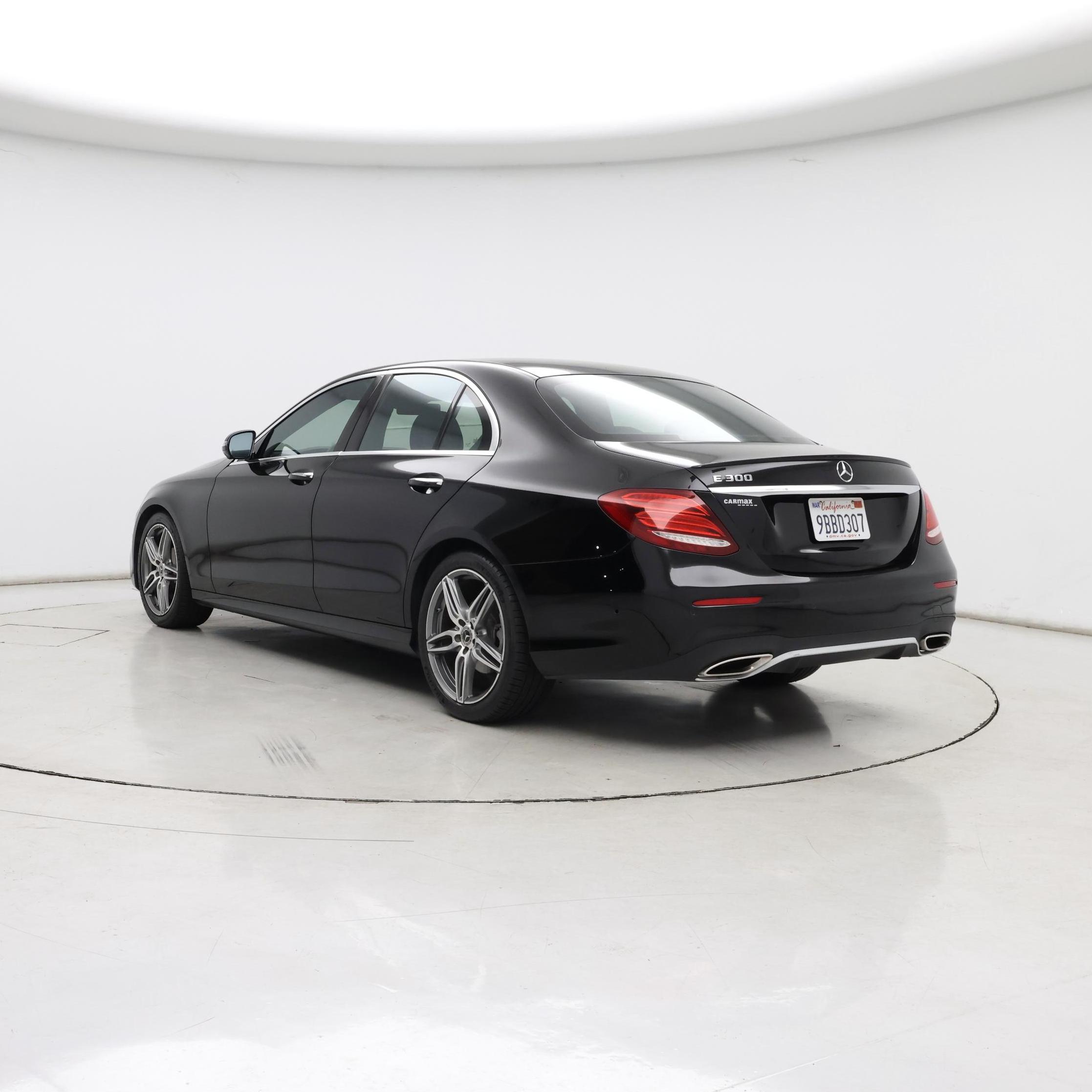 Thumbnail: 2019 Mercedes-Benz E-Class - 2