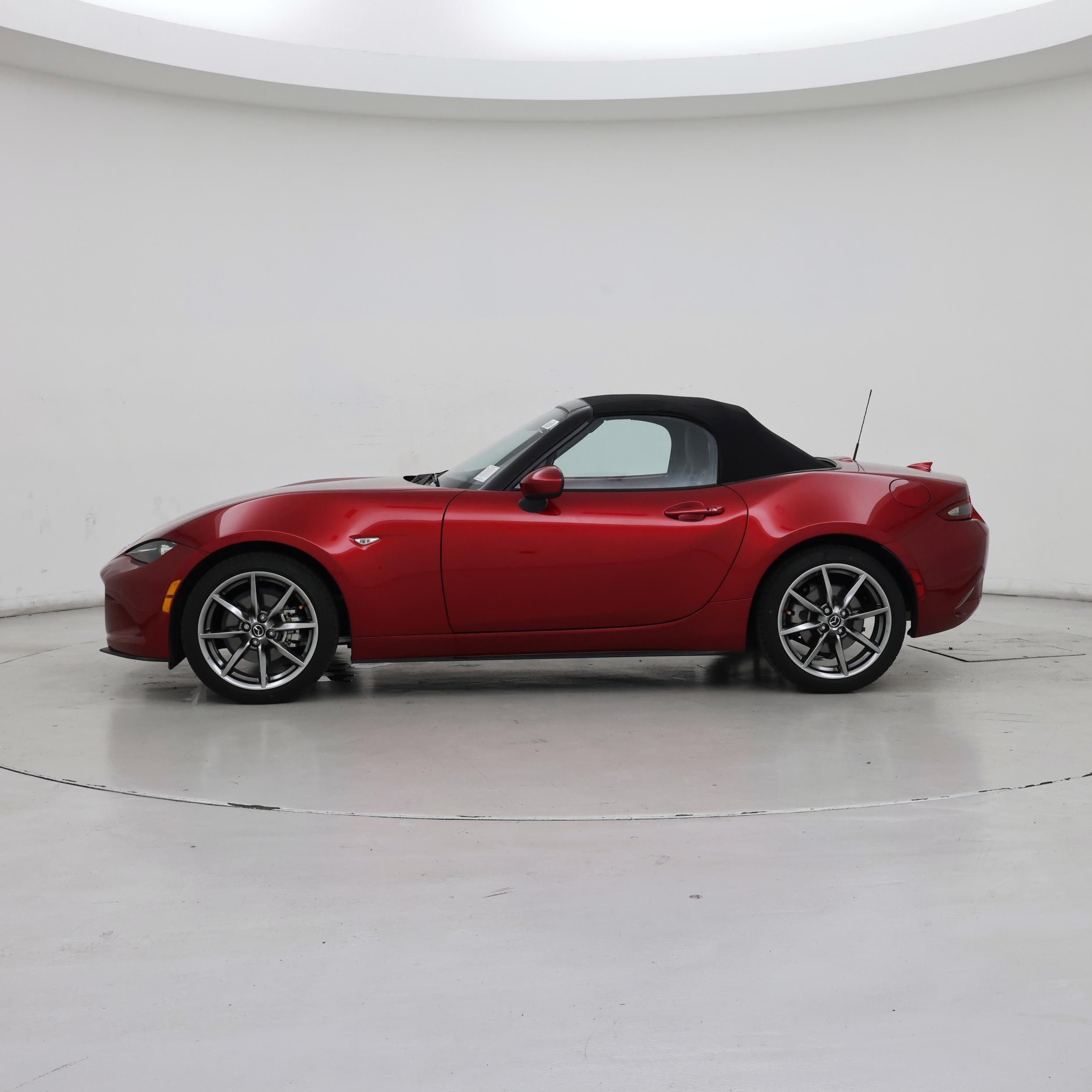 Thumbnail: 2022 Mazda MX-5 Miata - 3