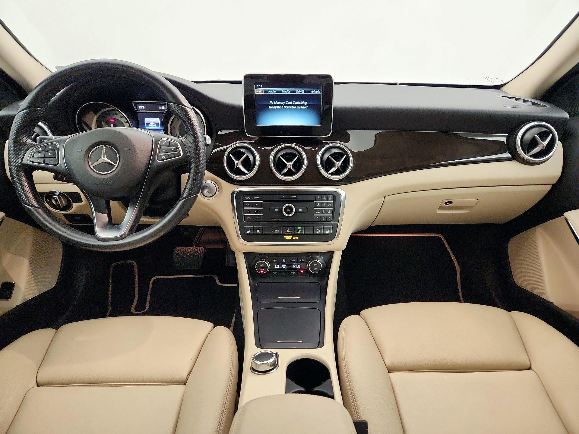 Thumbnail: 2016 Mercedes-Benz GLA - 9